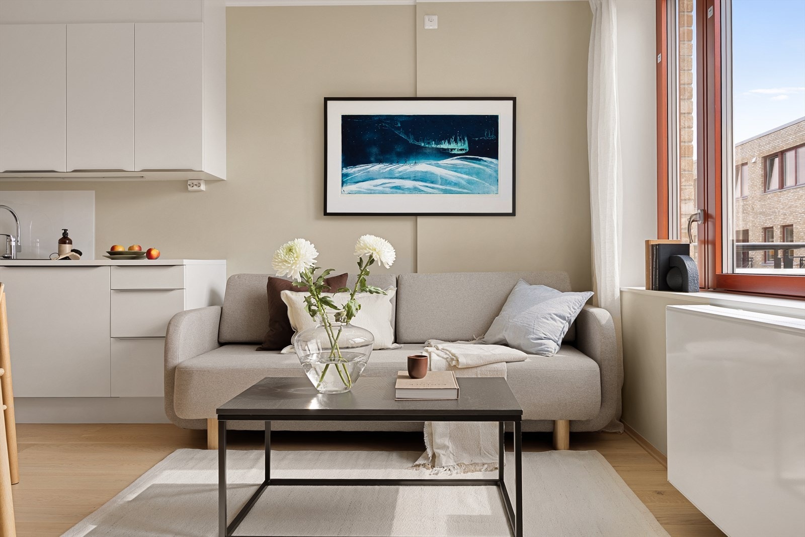 Alt er fra 2020 når bygget ble oppført, så her får du moderne løsninger fra gulv til tak. Galleribilde