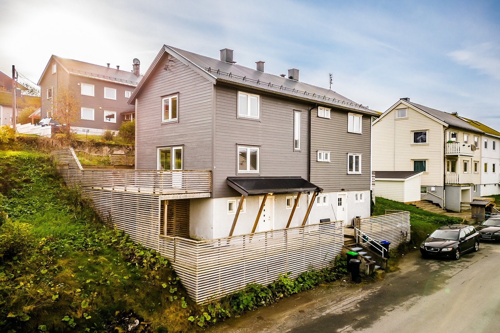 Halvpart av tomannsbolig med herlige utearealer og fin utsikt! Galleribilde