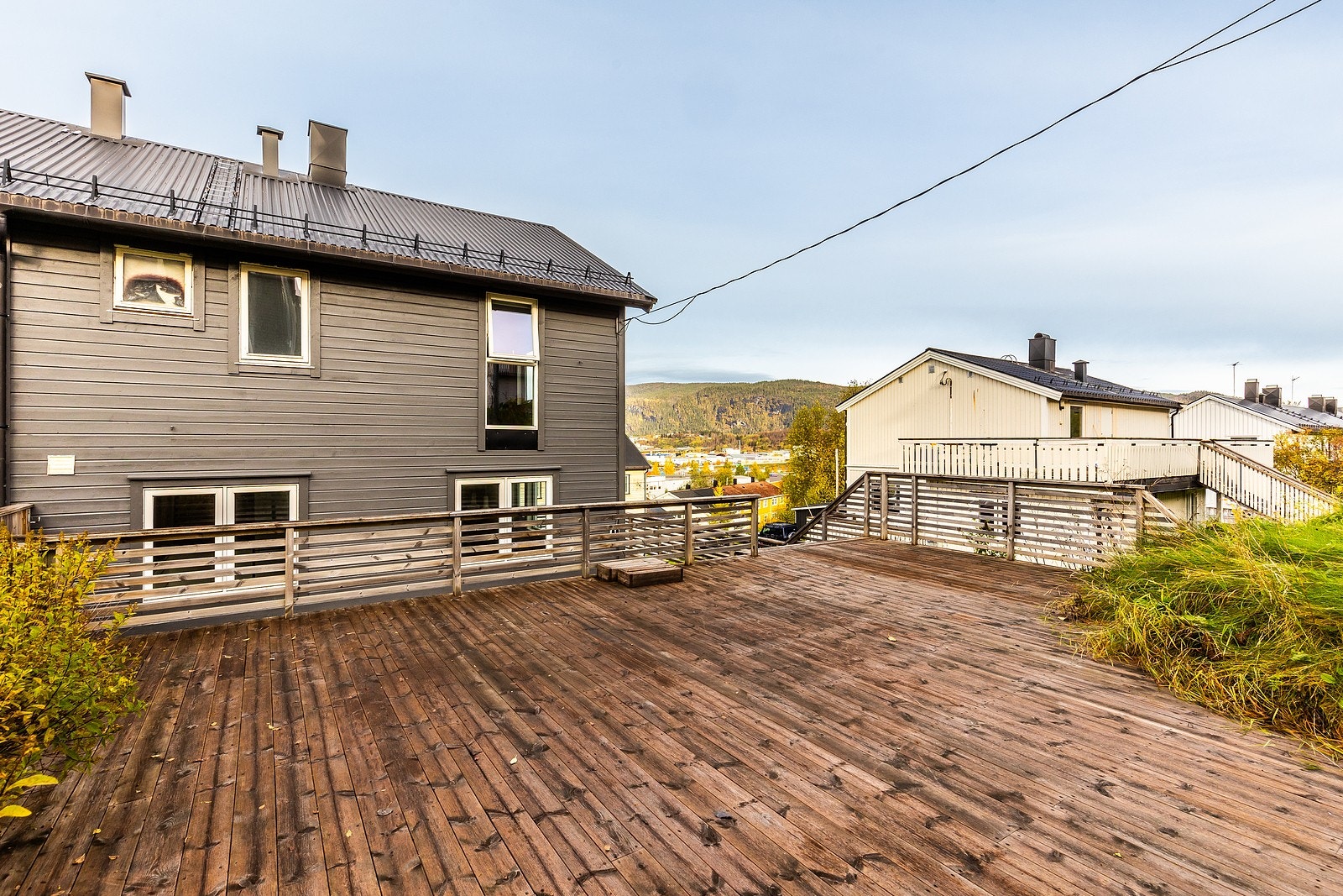 Terrasse på ca. 36,9 m2 med en øvre del på ca. 34 m2. Galleribilde