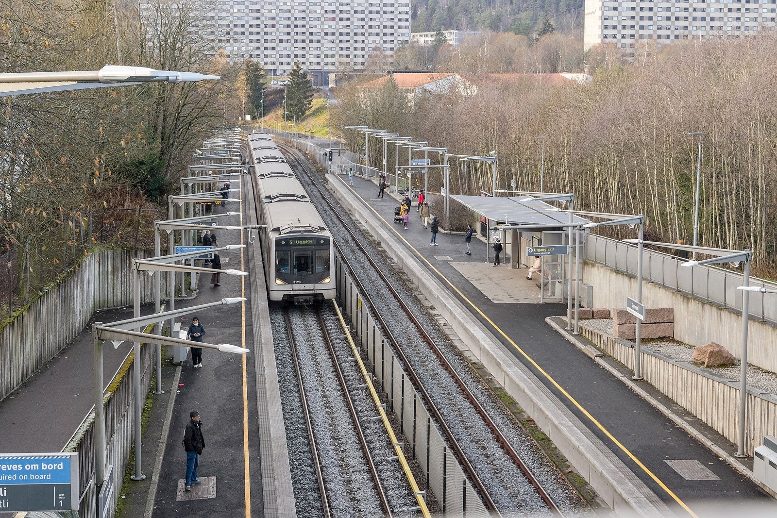 Nærområdet - Det er gode muligheter for å benytte seg av kollektivtrafikk på Grorud. Her er det egen busstasjon og t-banestopp. Kun få minutter unna boligen. Galleribilde