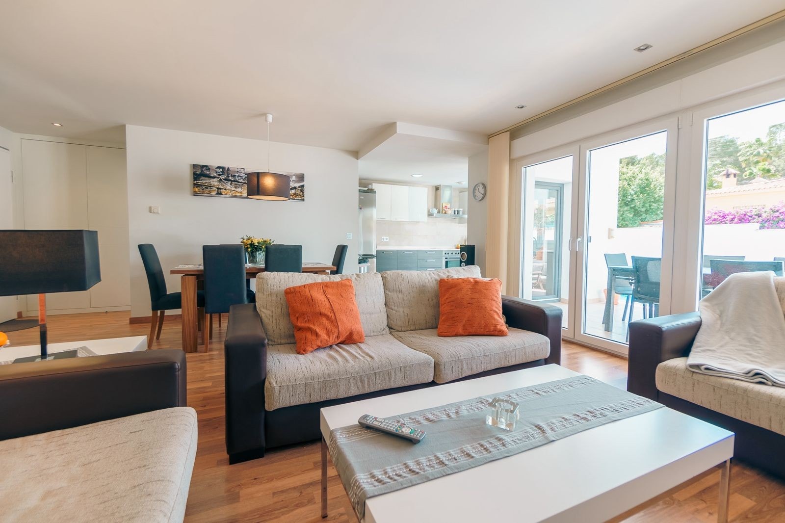 Boligen selges fullt møblert Galleribilde