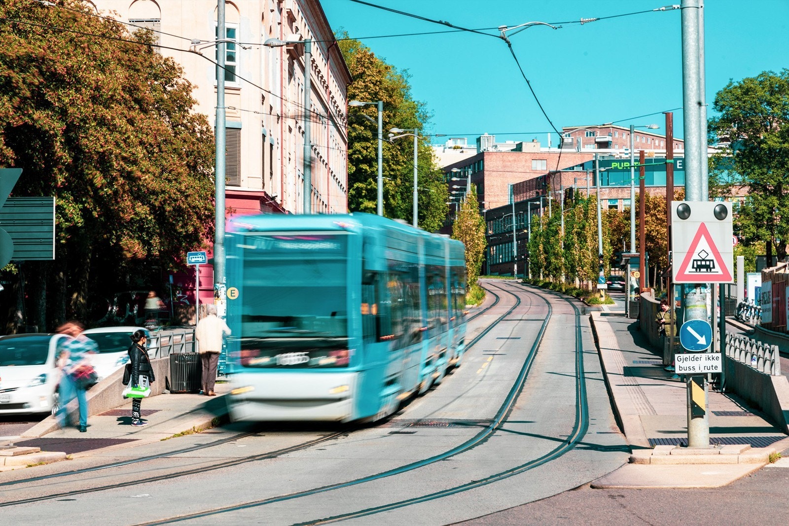 Nærmeste knutepunkt for kollektivtransport er Carl Berners plass, kun 2 min. unna, med buss, trikk og T-bane. Galleribilde
