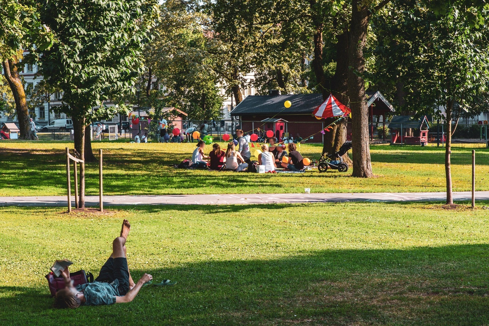 Birkelunden og Sofienbergparken er et yndet sted å tilbringe tid med gode venner eller en god bok Galleribilde