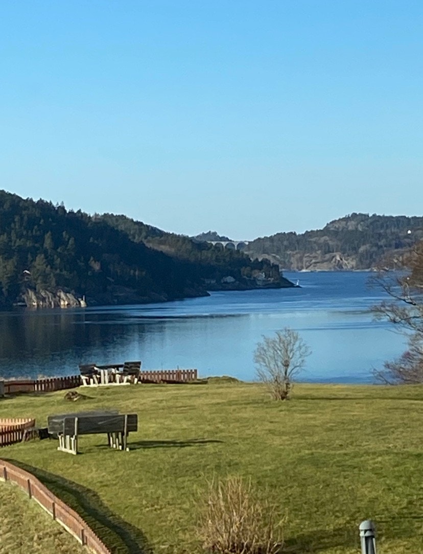Utsikt fra balkong (selgers eget foto) Galleribilde