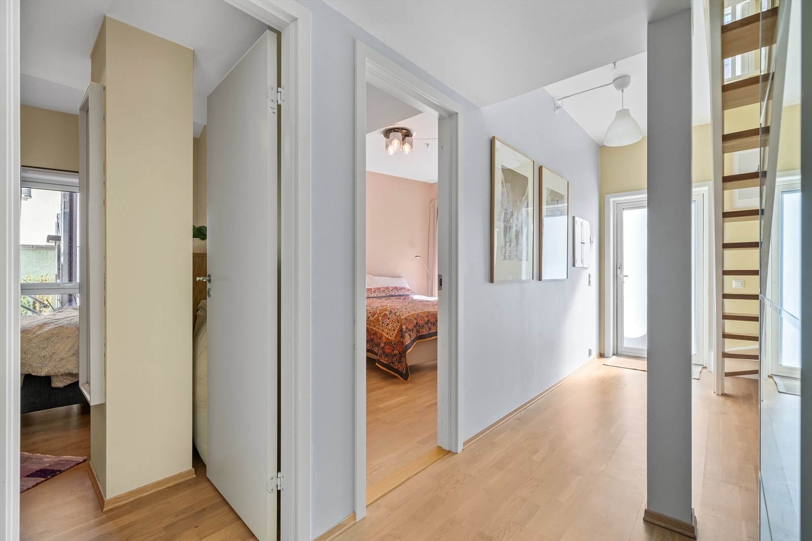 Leiligheten har gjennomgående god takhøyde Galleribilde