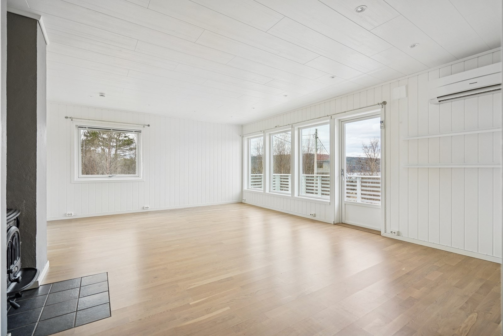 Videre kommer du inn i stuen Galleribilde