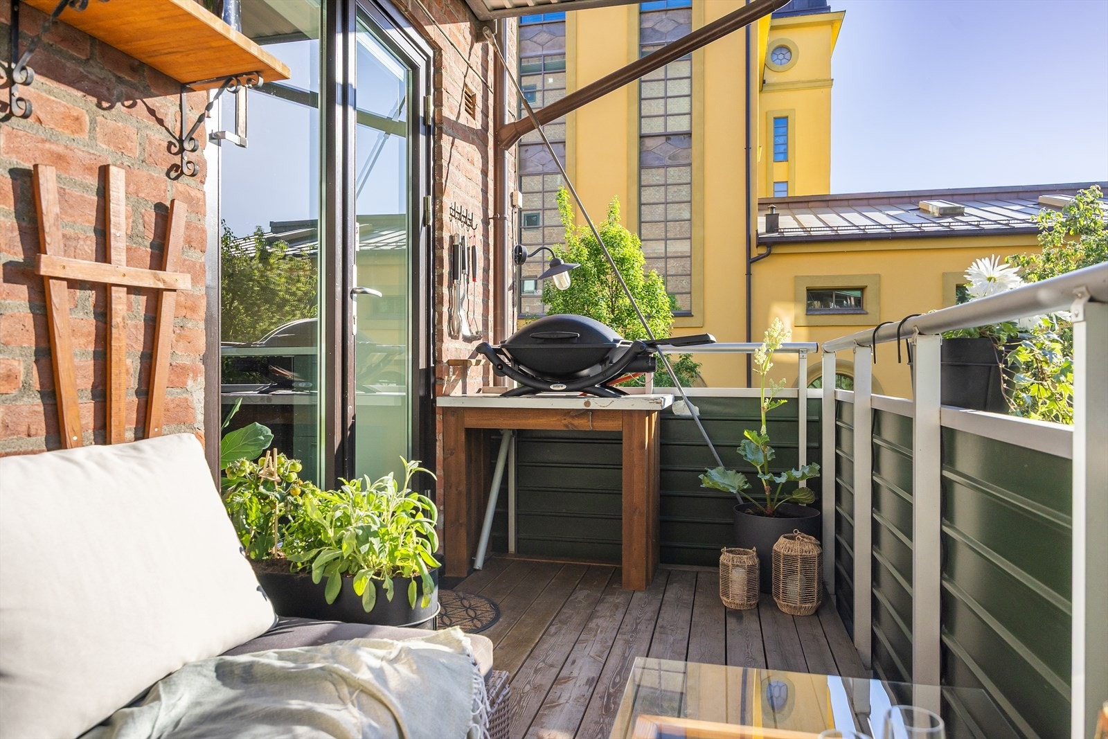 Dette er en flott 3-roms andelsleilighet med to herlige balkonger på ca. 2 og 7 m² . Galleribilde