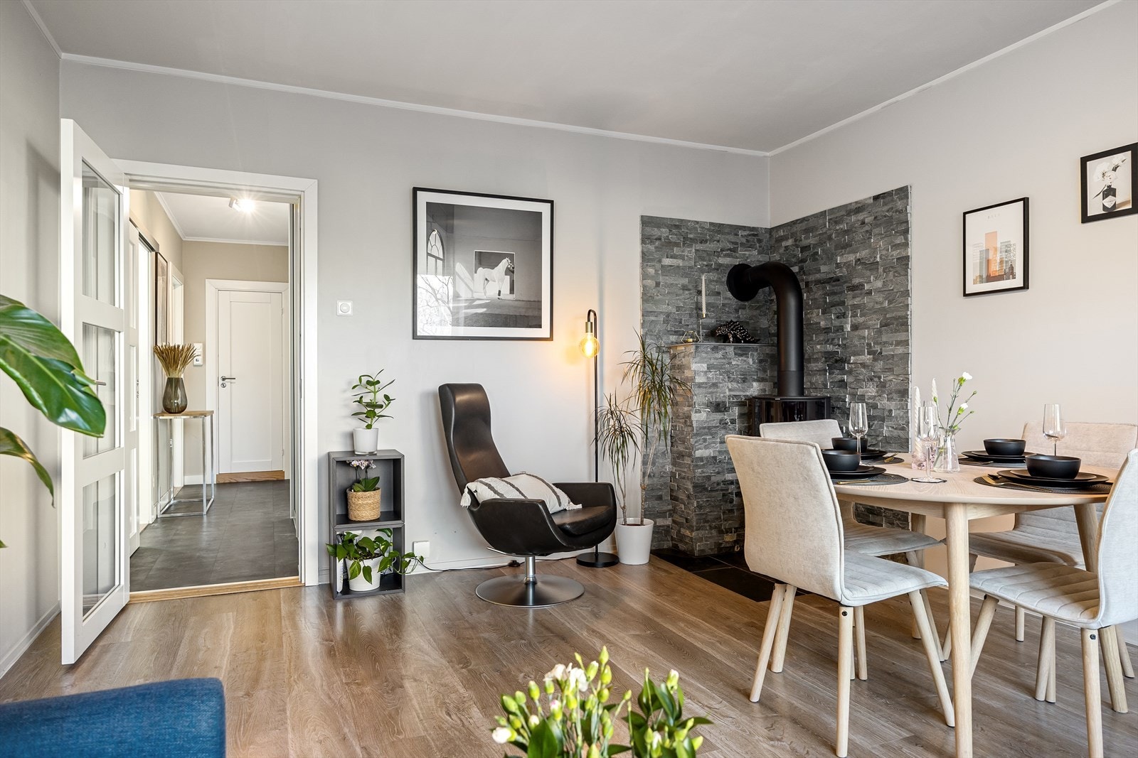 Takhøyden i stuen er målt til 2,63 m. Galleribilde