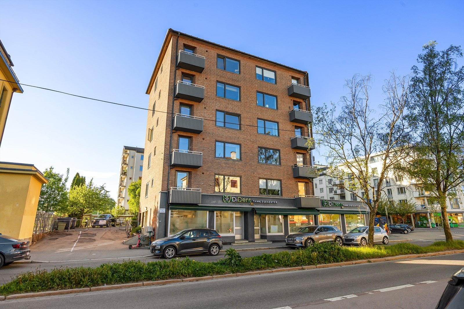 Borettslaget består av 40 andelsleiligheter.
Forretningsførselen er utført av OBOS Galleribilde