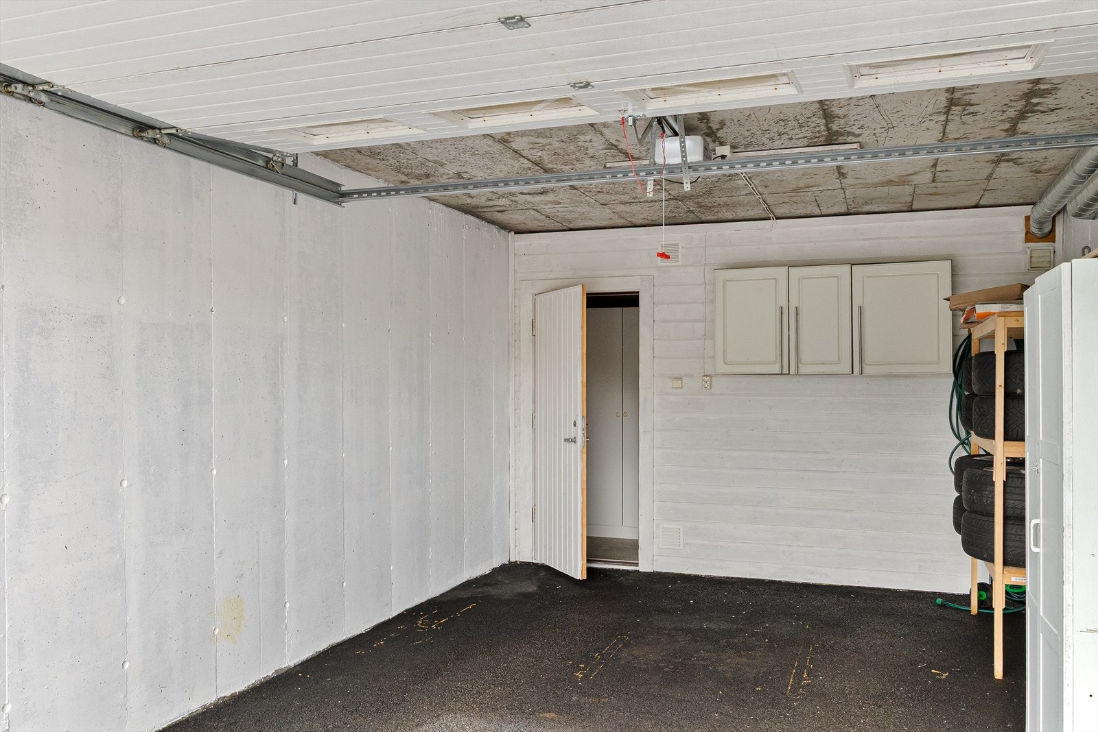 Garasje med tilhørende bod. Galleribilde