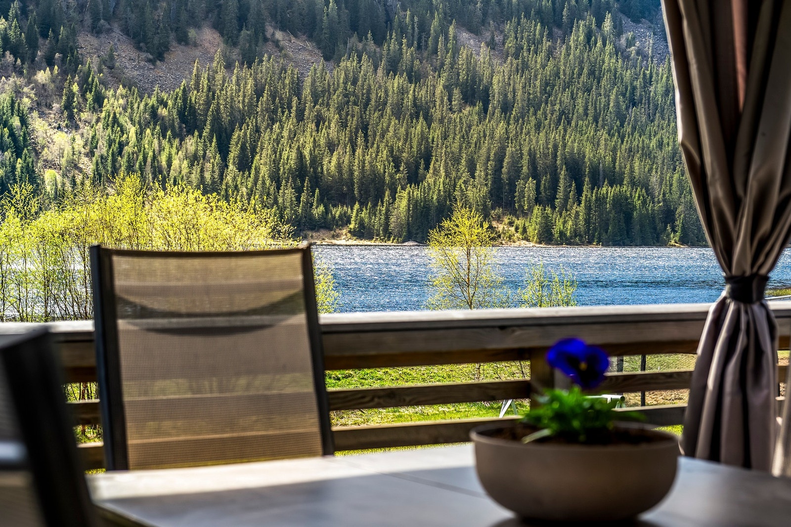 Utsikt ut på Grungevatn Galleribilde