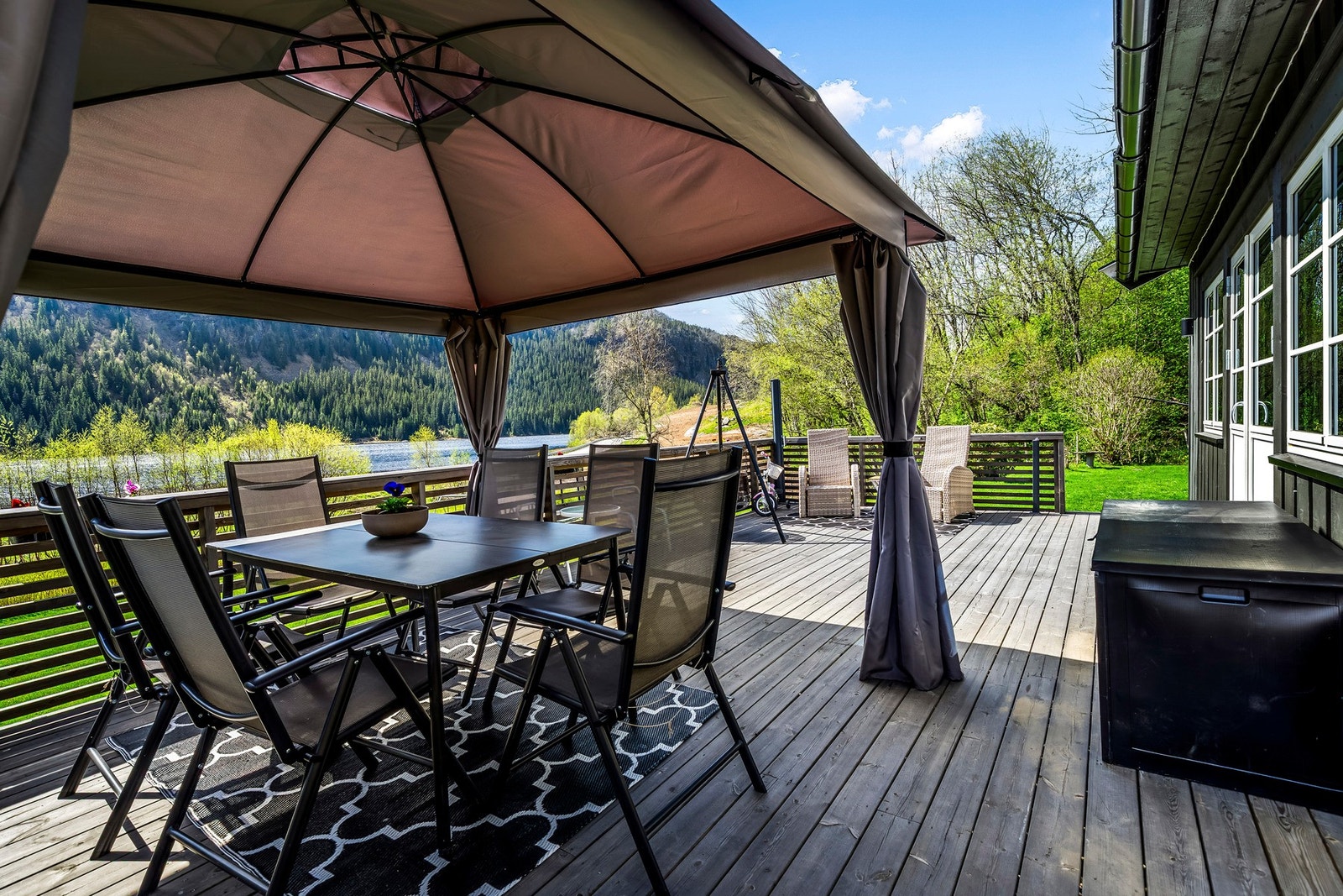 Verandaen er på 35 m². Galleribilde