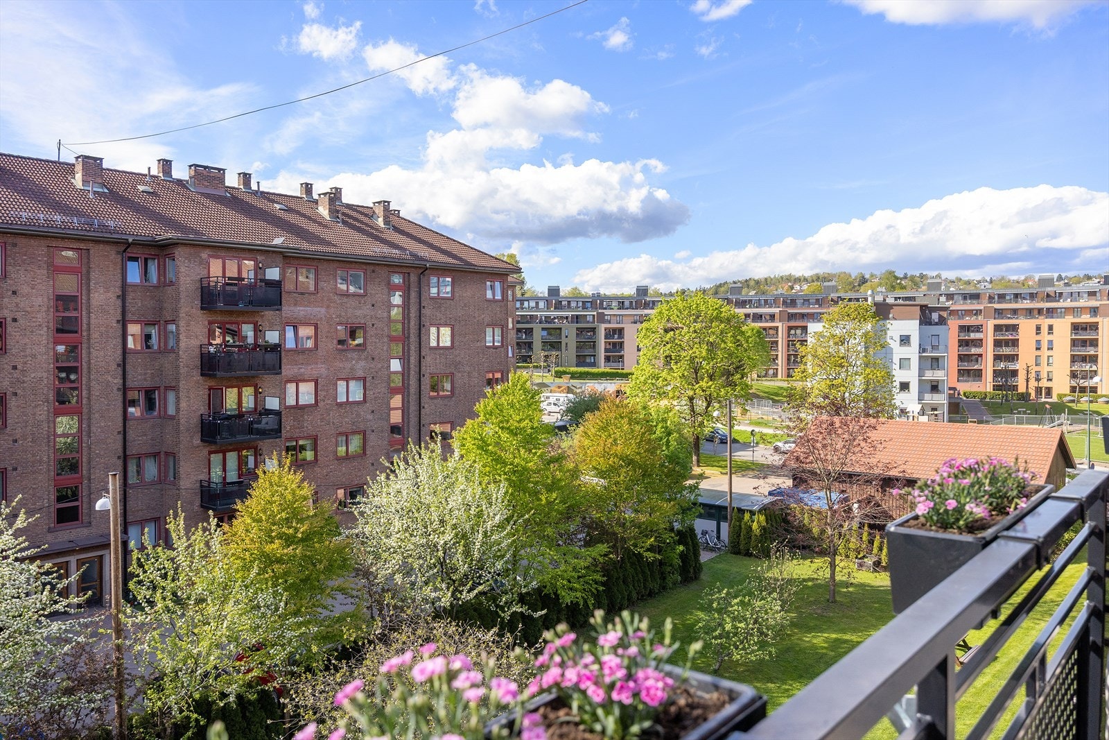 Utsyn fra balkongen. Galleribilde