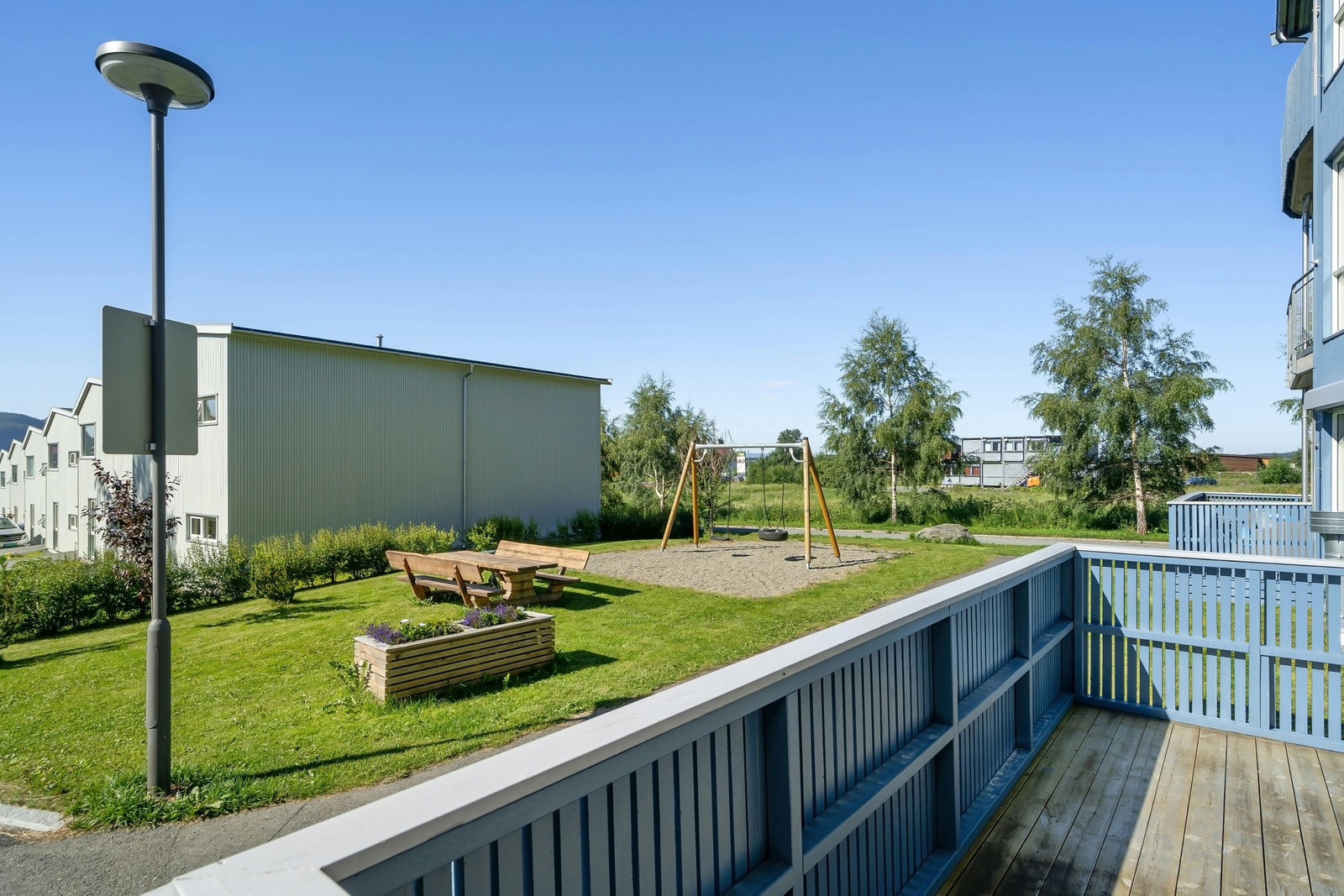 Parkområde like utenfor leiligheten. Galleribilde