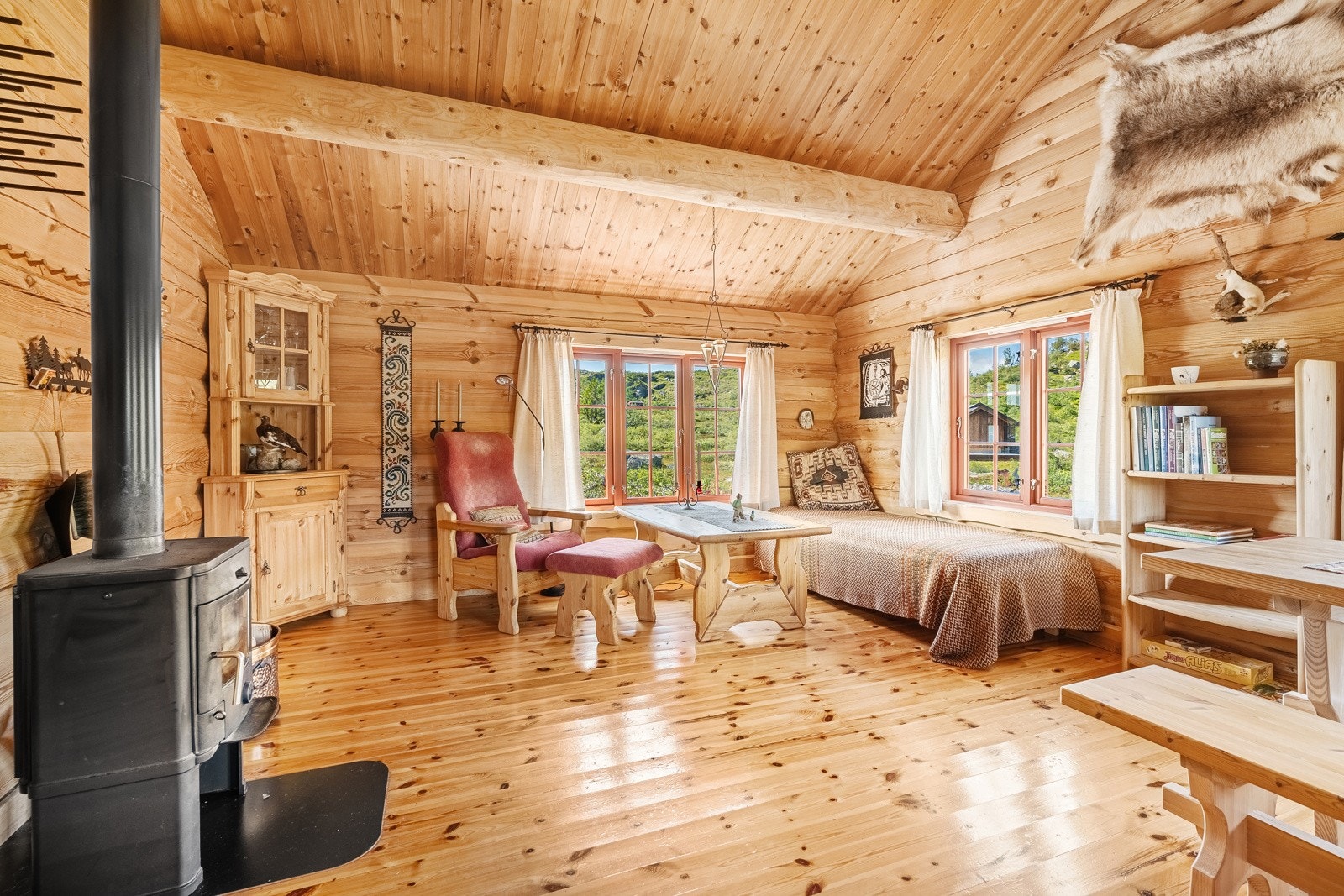 Hytta selges møblert, klar til overtagelse og bruk på kort varsel. Galleribilde