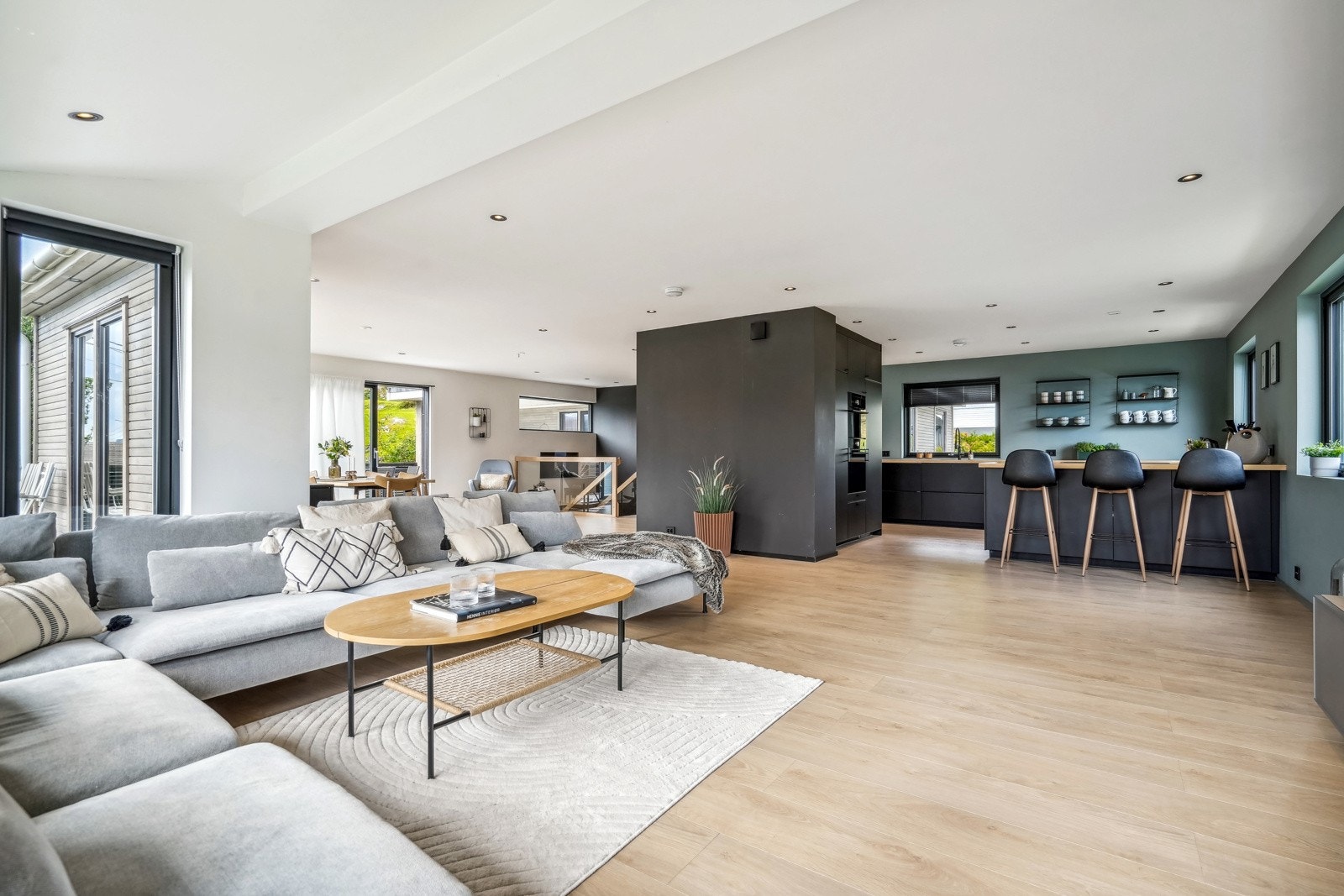 EIE Presenterer Øvre Hoffland 21! Galleribilde