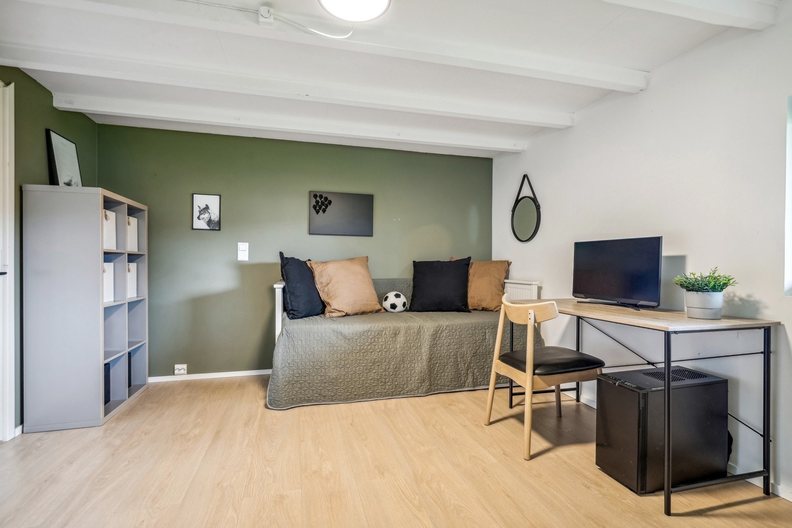 Begge soverommene i underetasjen er av god størrelse Galleribilde