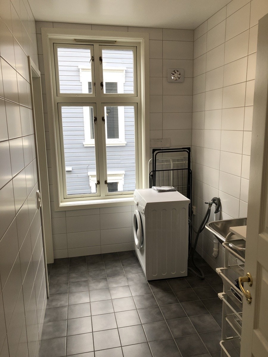 Vaskerom Galleribilde