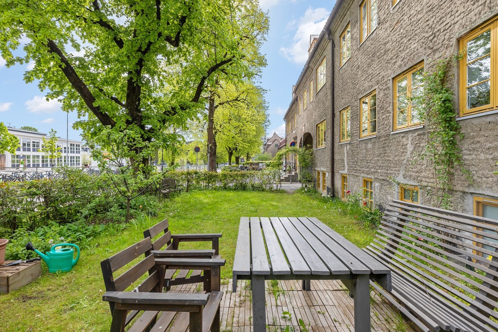 Nyt idyllen som omringer boligen. Galleribilde