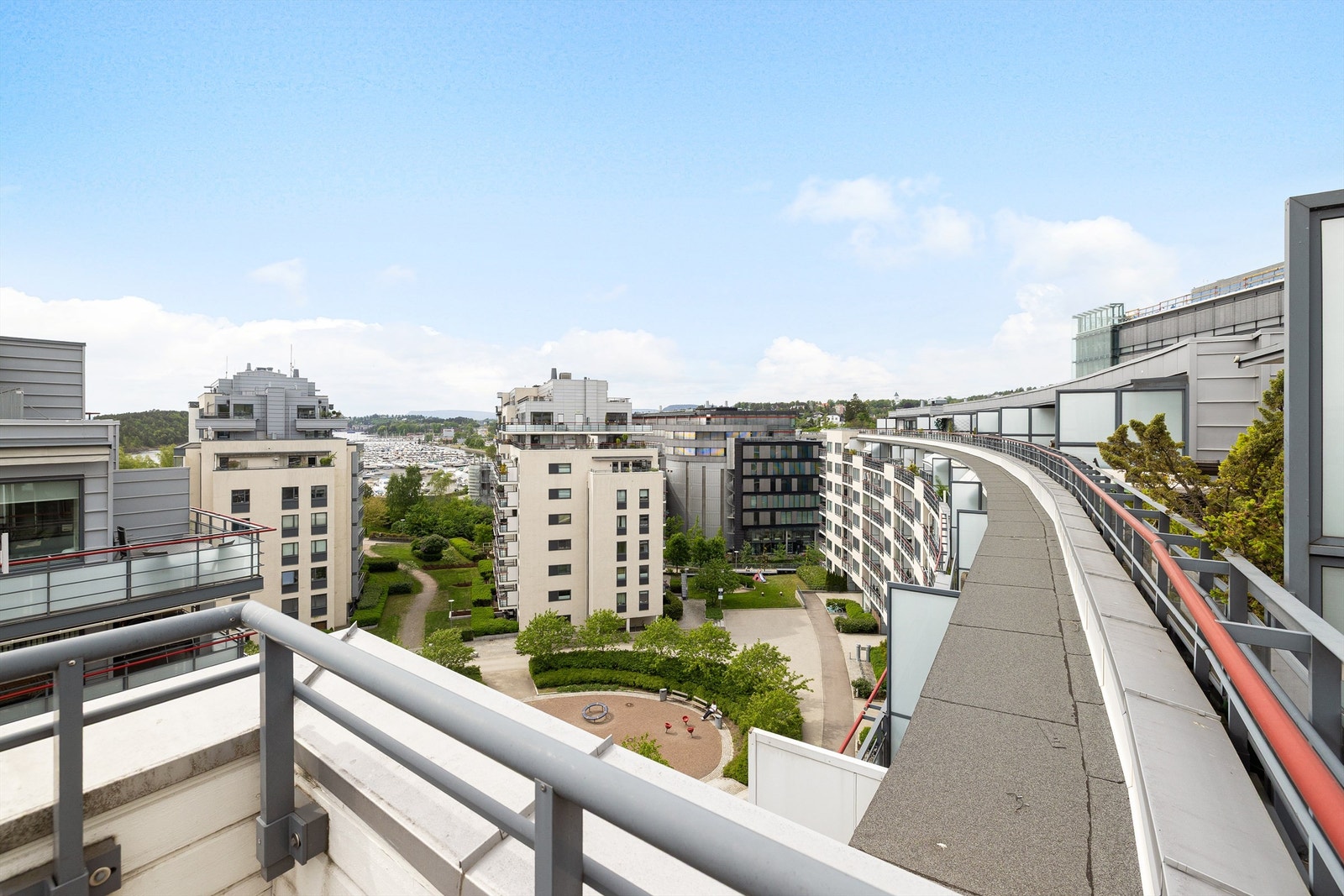 Borettslaget har en fantastisk felles takterrasse med utsikt mot Bygdøy og Bestumkilen. Galleribilde