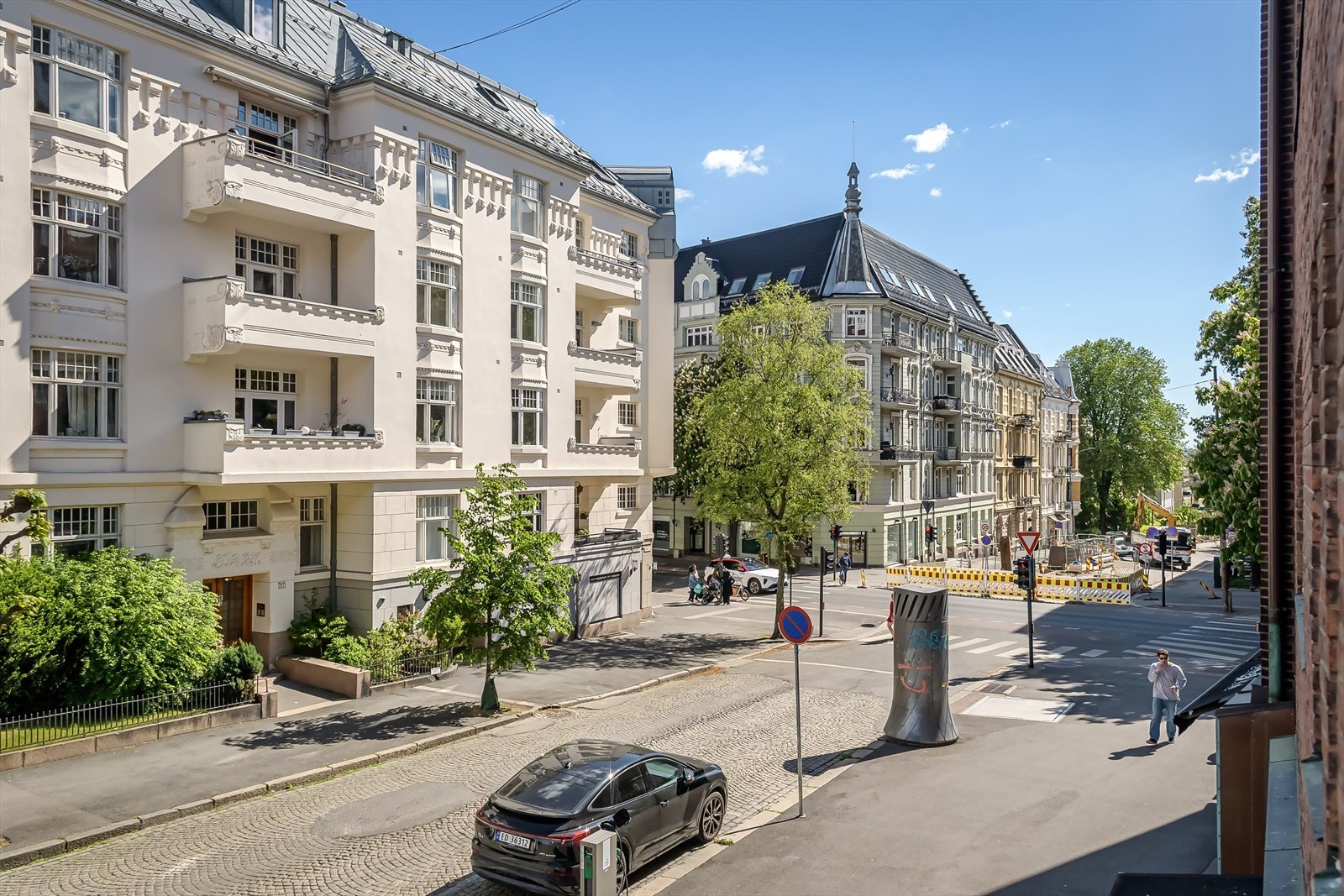Utsikt fra leiligheten. Vender i sin helhet mot Gabel gate. Galleribilde