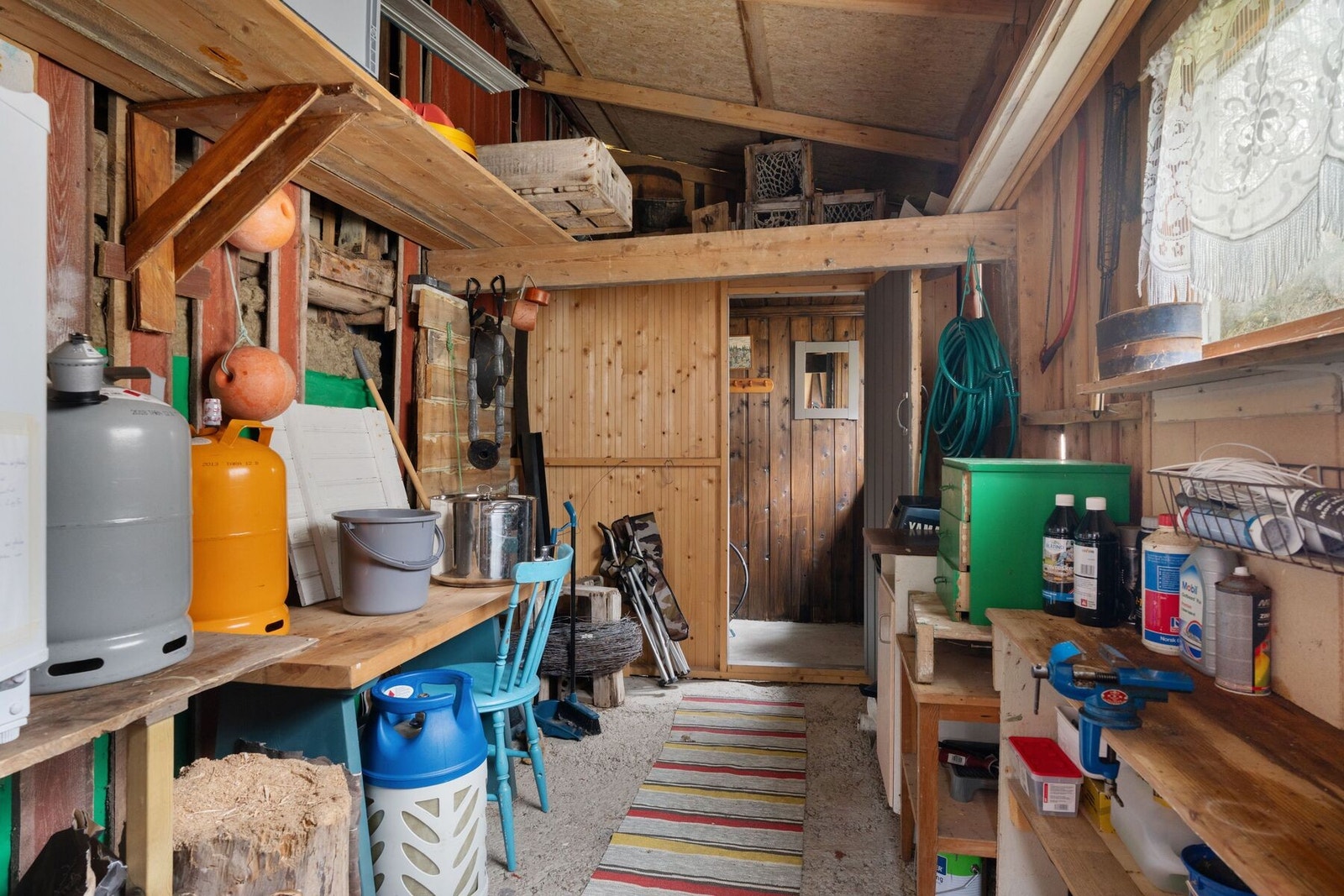 Stor bod med masse lagringsplass Galleribilde