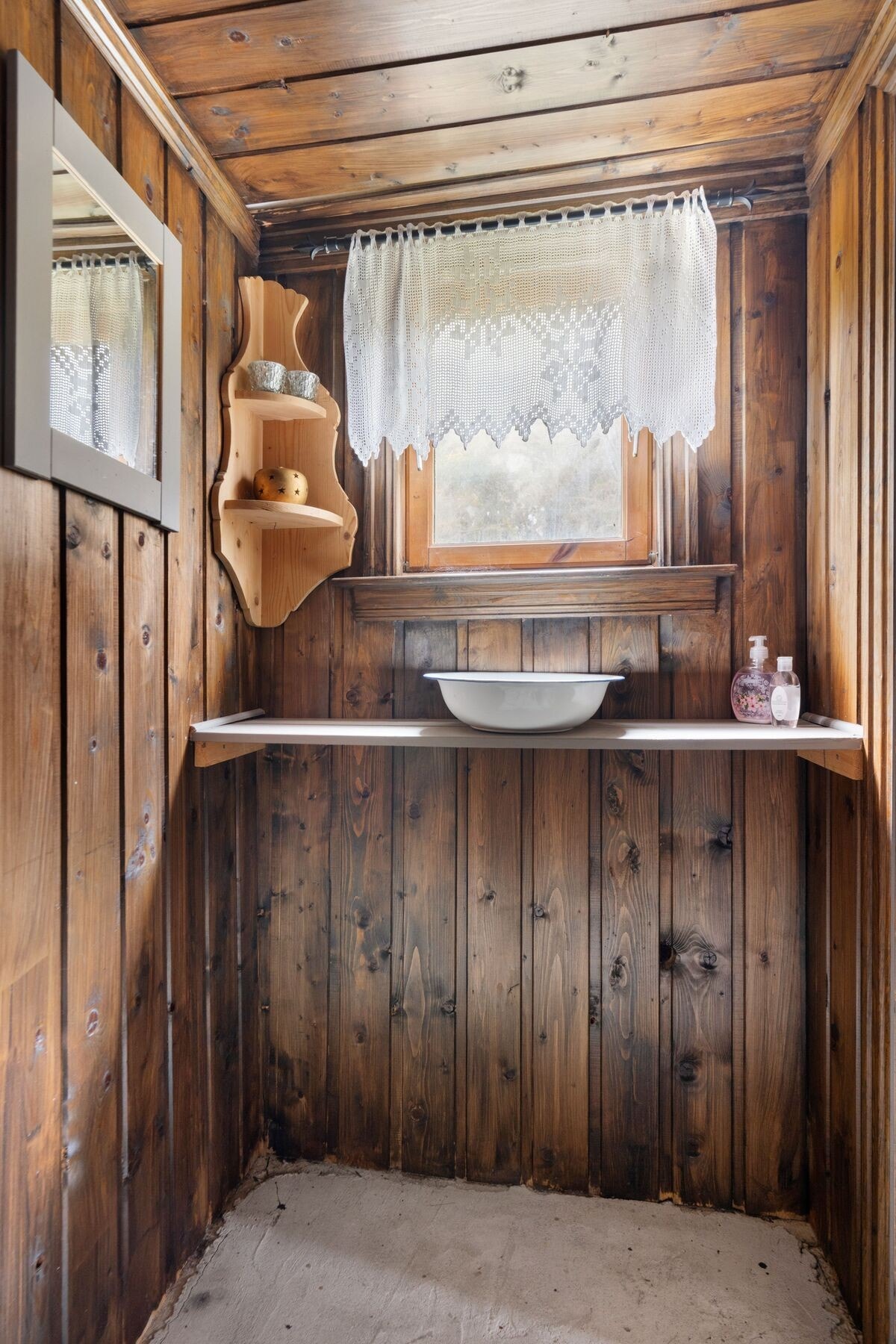 "Dusjrommet" / rom med sluk Galleribilde