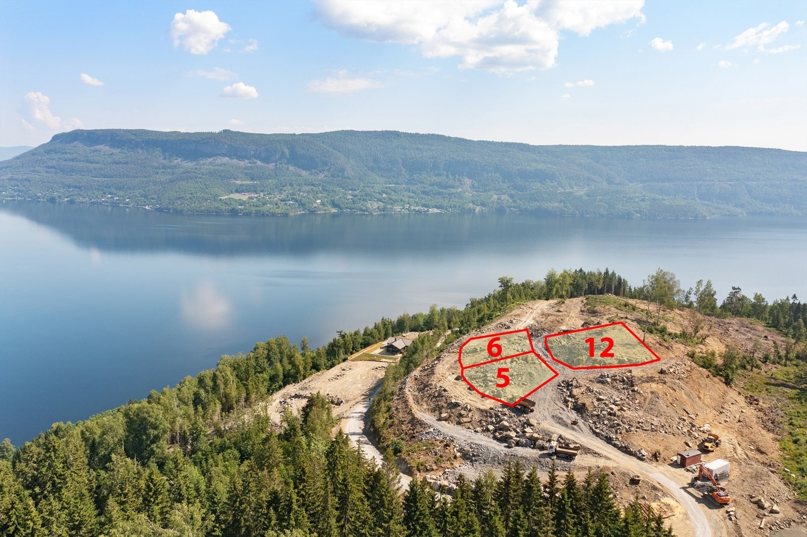 Dronefoto over tomt nr. 5, 6 og 12, illustrasjon av ca. tomegrenser Galleribilde