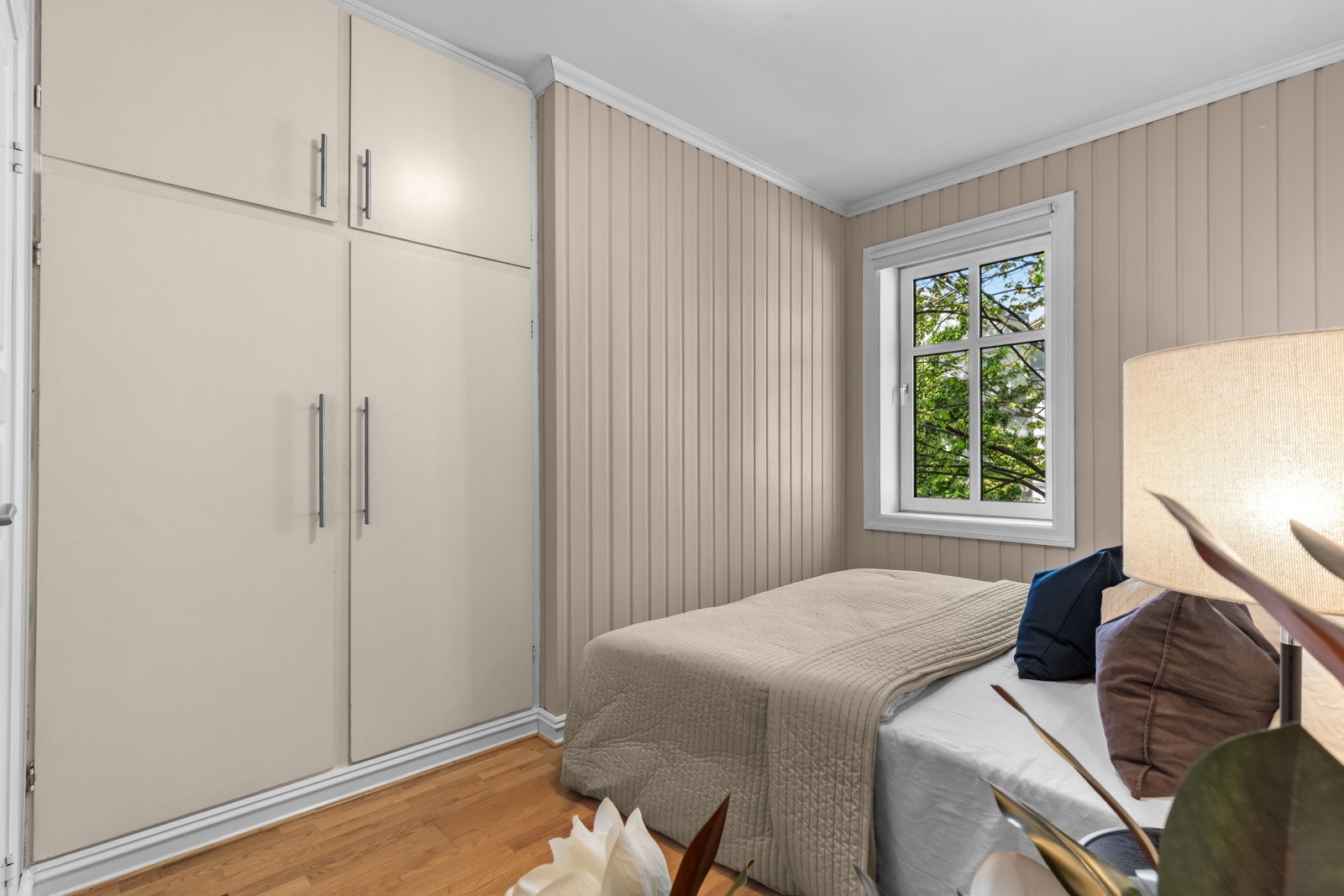 Her er det også et stort innebygd garderobeskap! Galleribilde