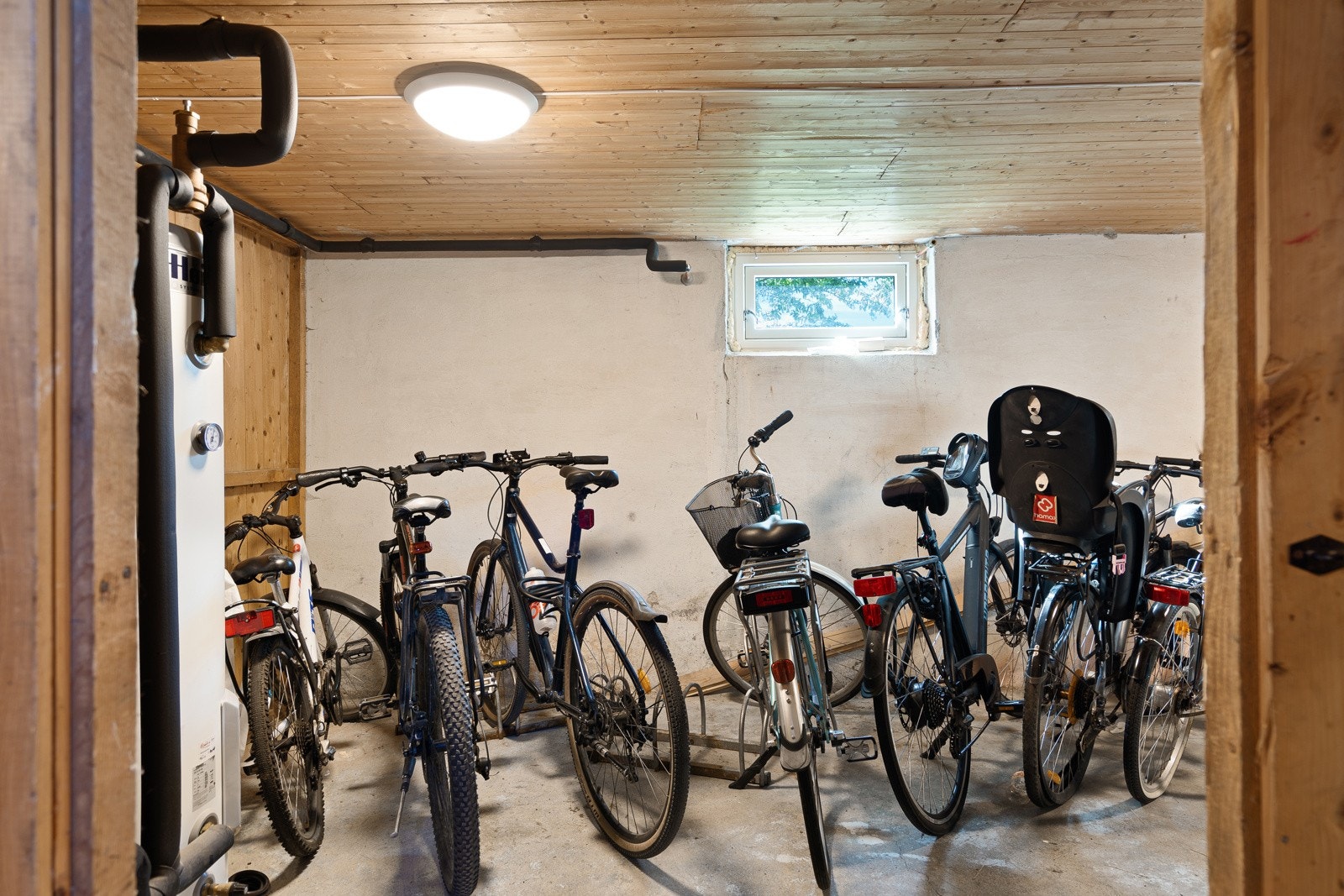 Felles sykkelbod i kjelleren Galleribilde