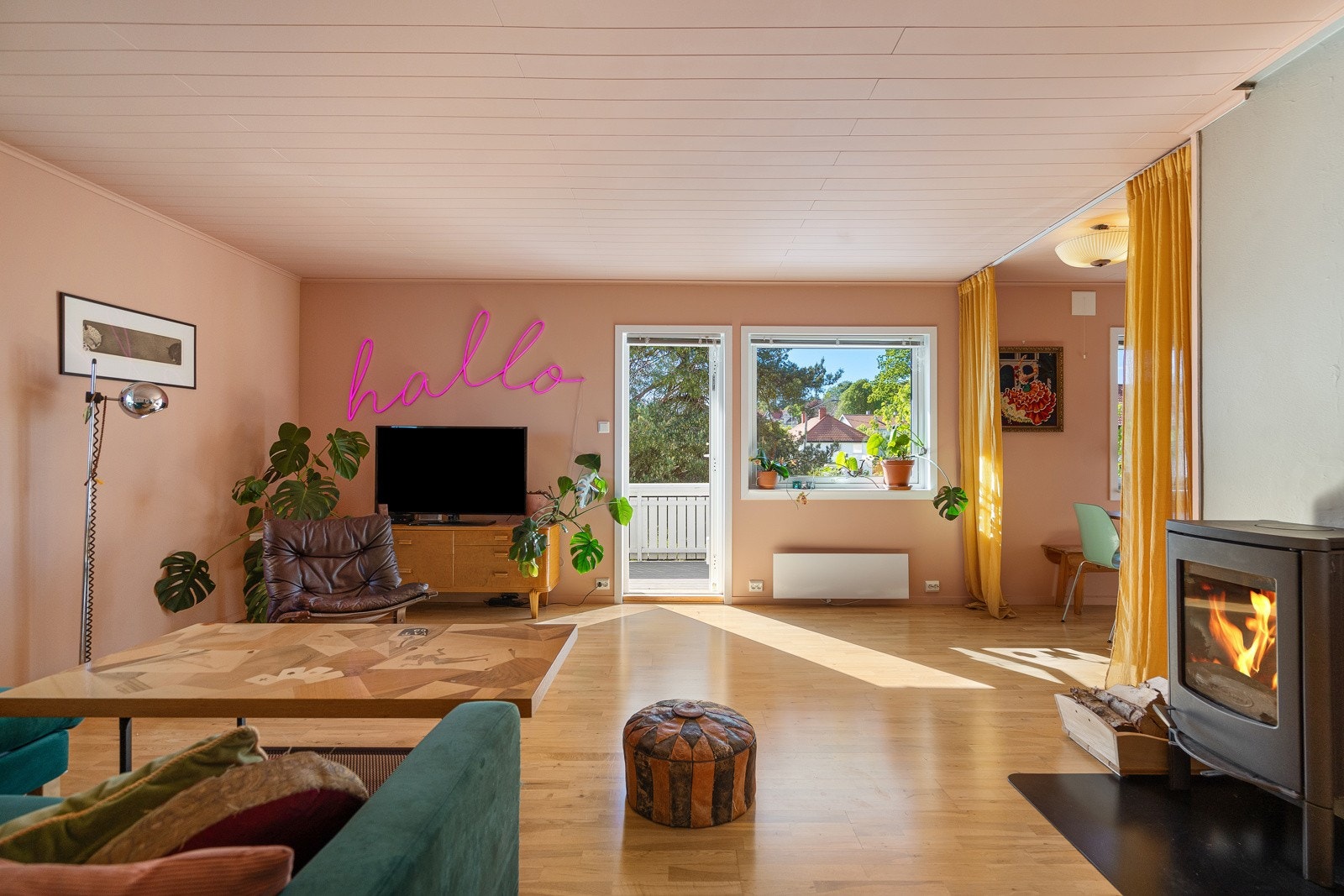 Godt med lysinnslipp i stuen Galleribilde