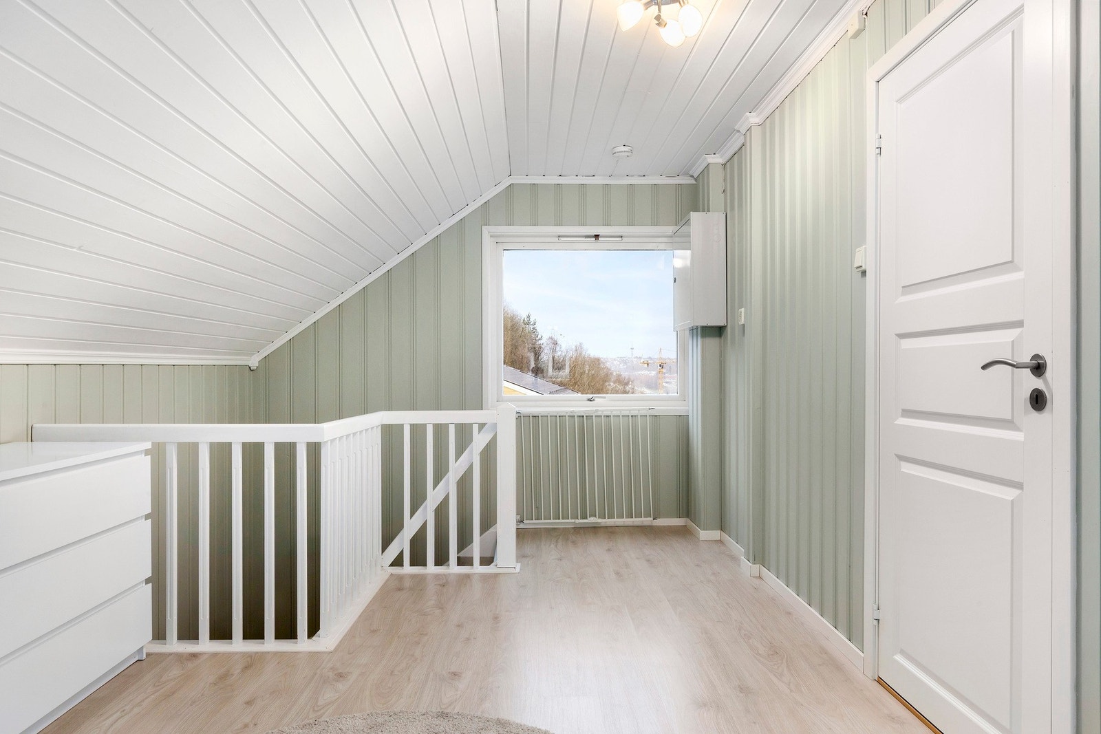 2.etasjen - Oppgradert sikringsskap med automatsikringer. Galleribilde