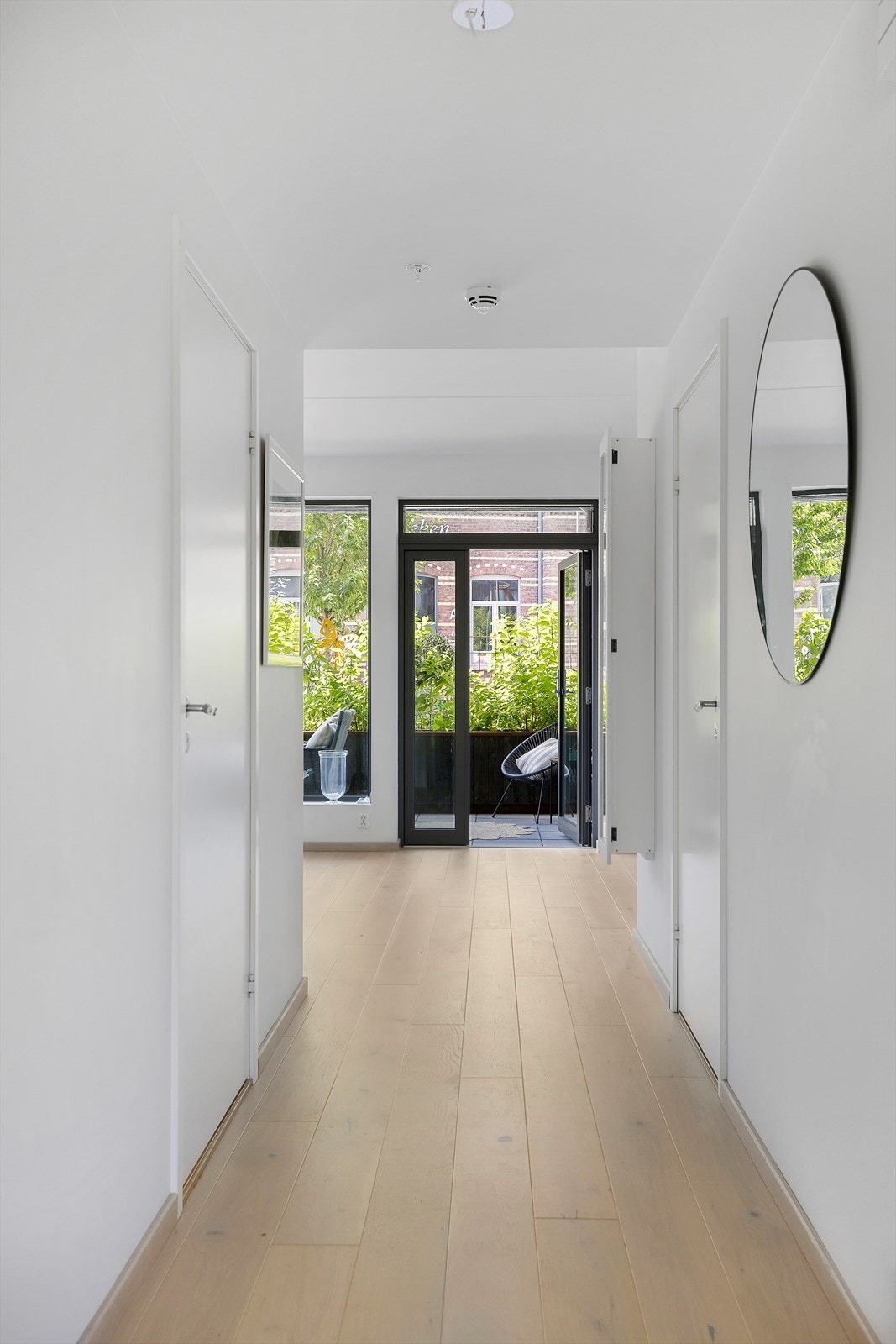 Gang inn mot stue og kjøkken Galleribilde