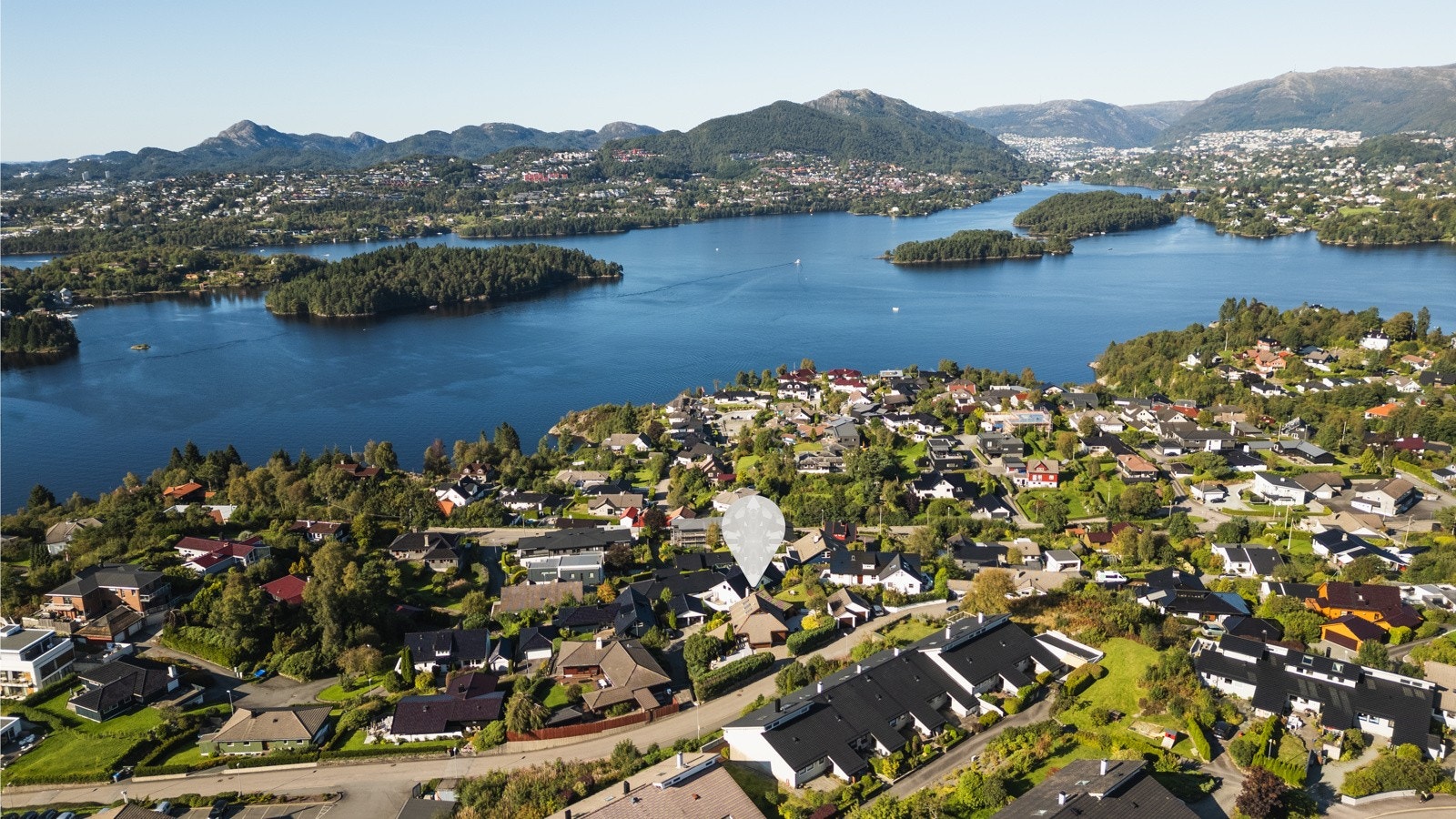 Boligen har en fantastisk lokal beliggenhet på Nordås. Galleribilde