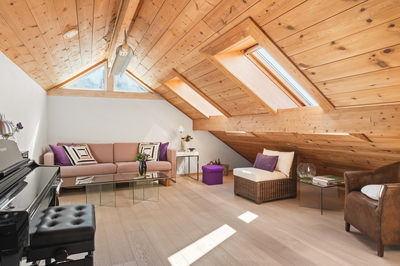 Innredet i dag som en loftstue. Galleribilde