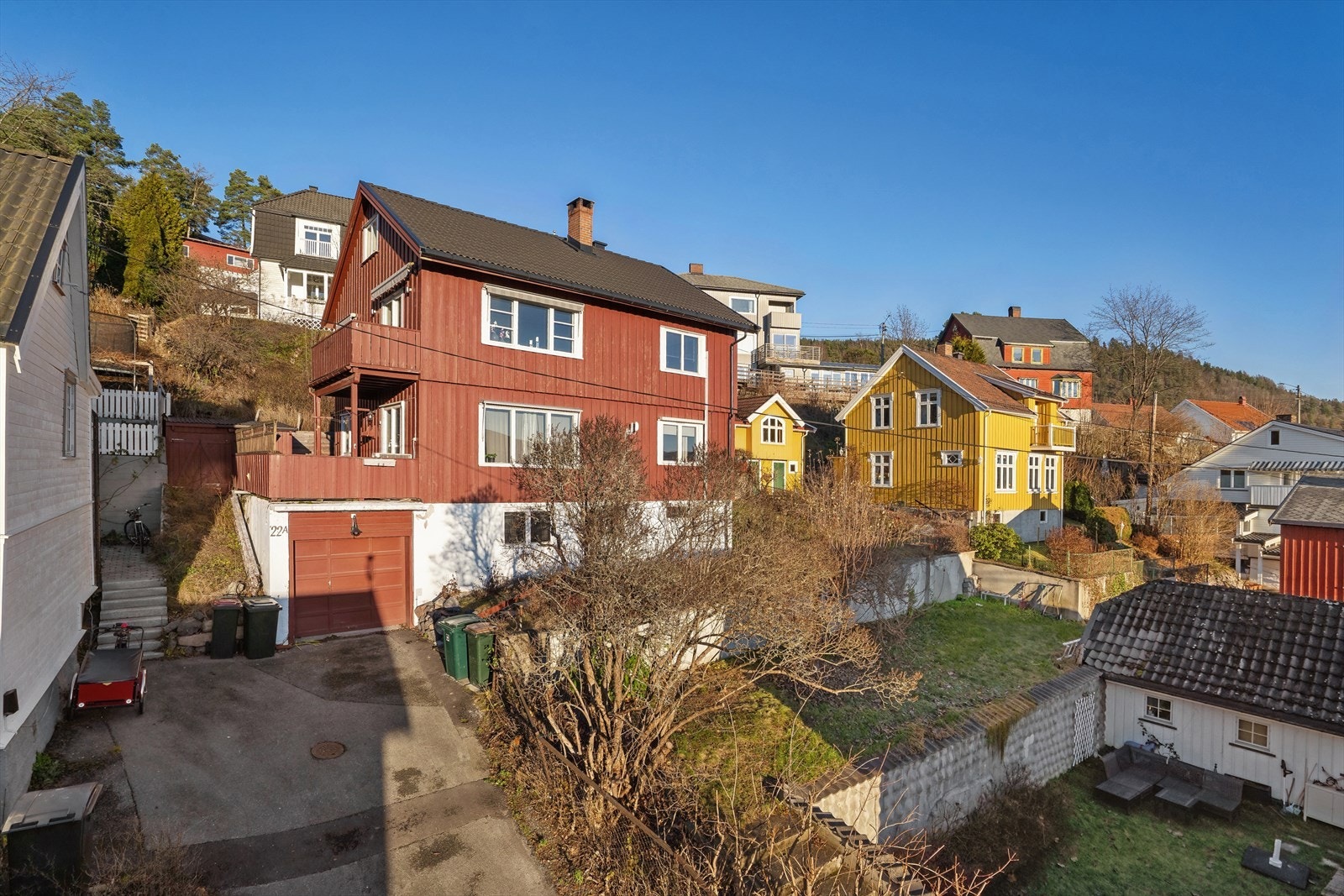 Velkommen til Hotvetveien 22A presentert av Eiendomsmegler Salma Rana Kalenius. Galleribilde