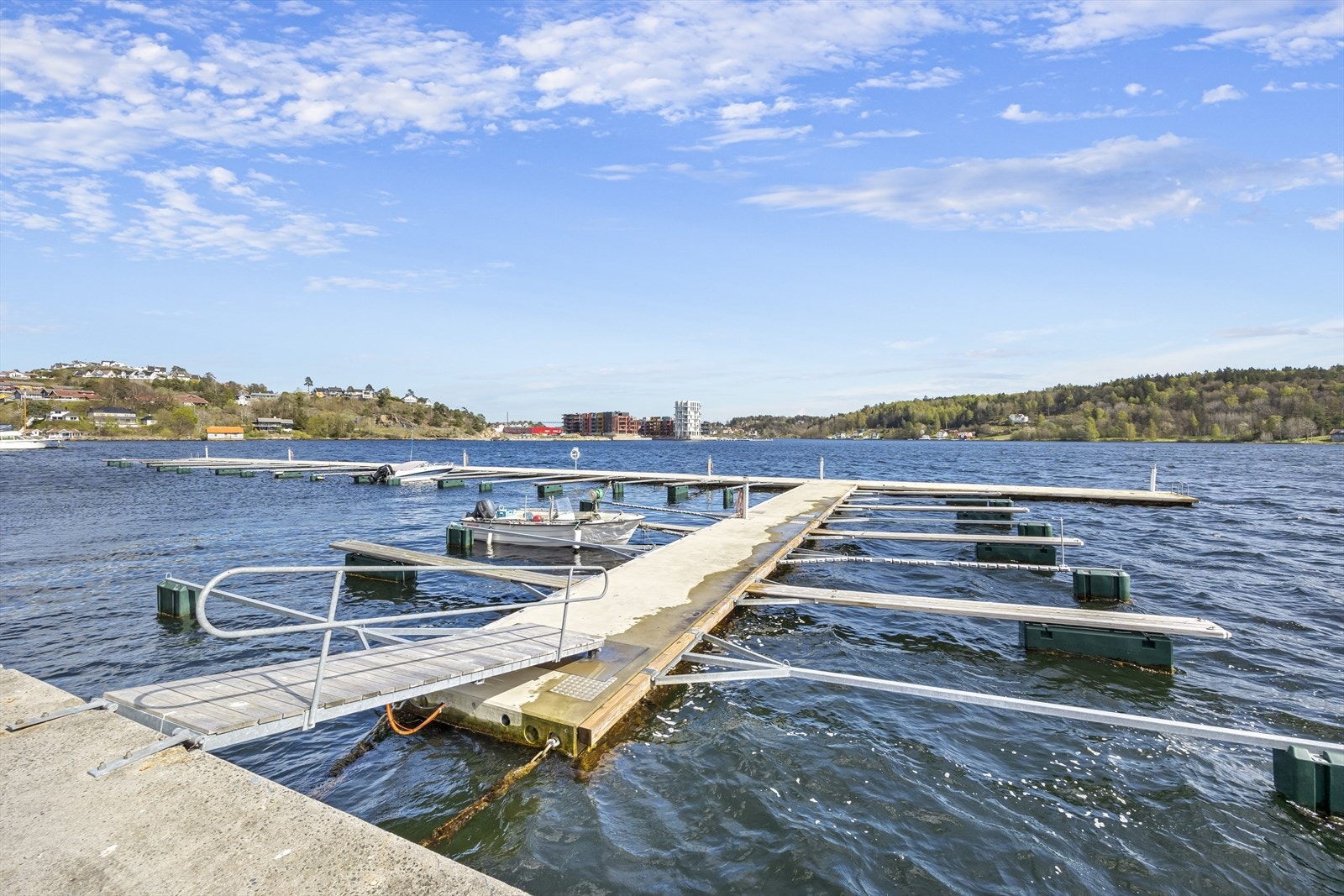 3,5 meters bryggeplass i fellesanlegg. Galleribilde
