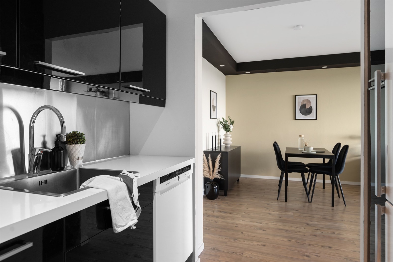 - Hvitevarer medfølger handelen - Galleribilde