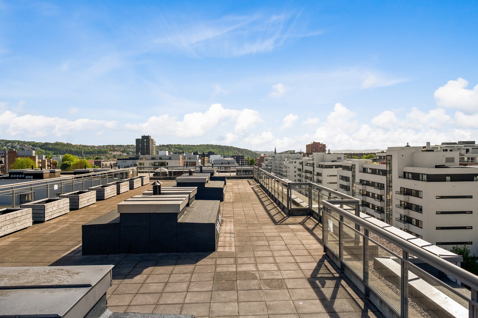 Her kan du nyte flotte sol- og utsiktsforhold! Galleribilde