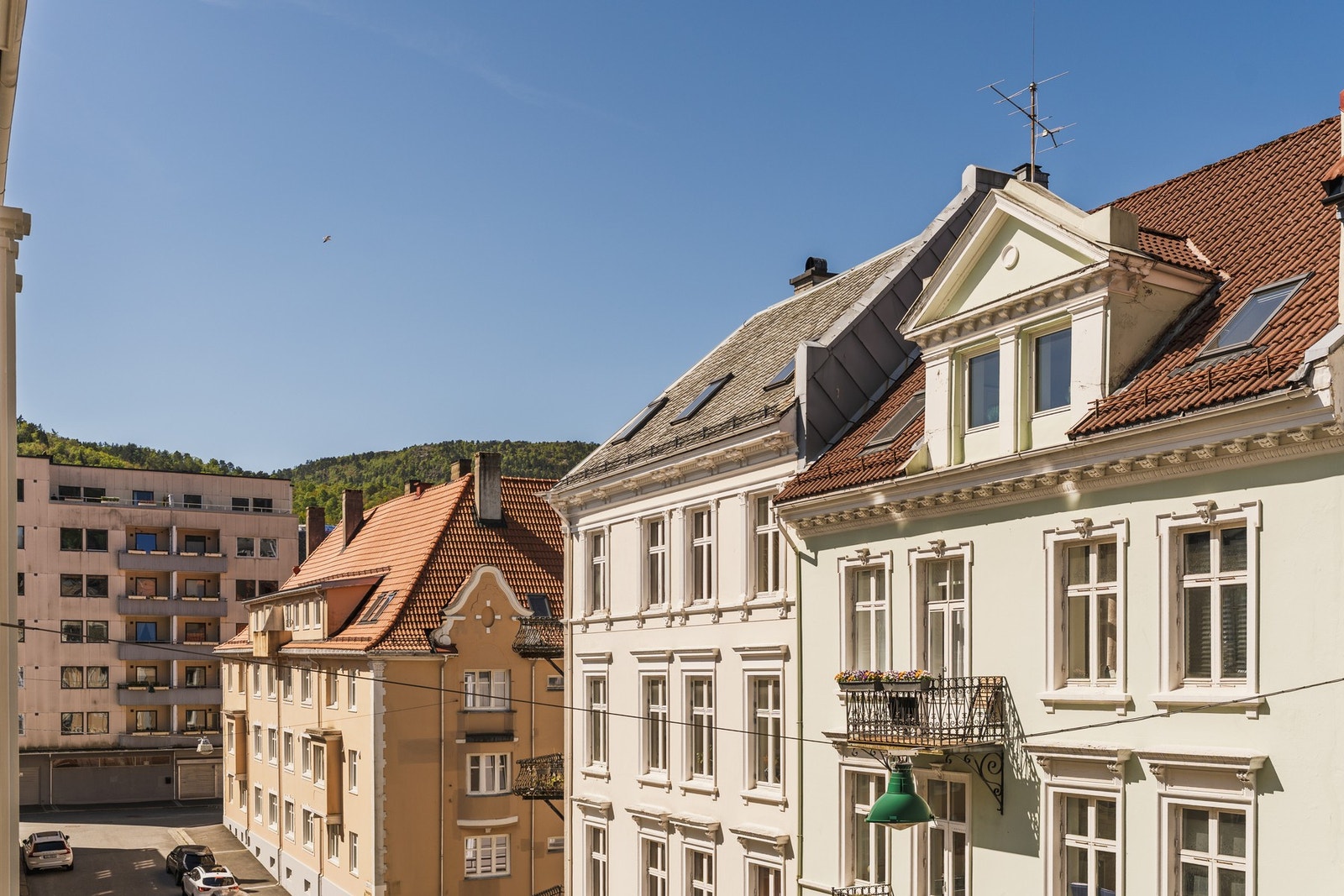 Fra leiligheten er det kort gangavstand til de fleste fasiliteter sentrum har å by på! Galleribilde