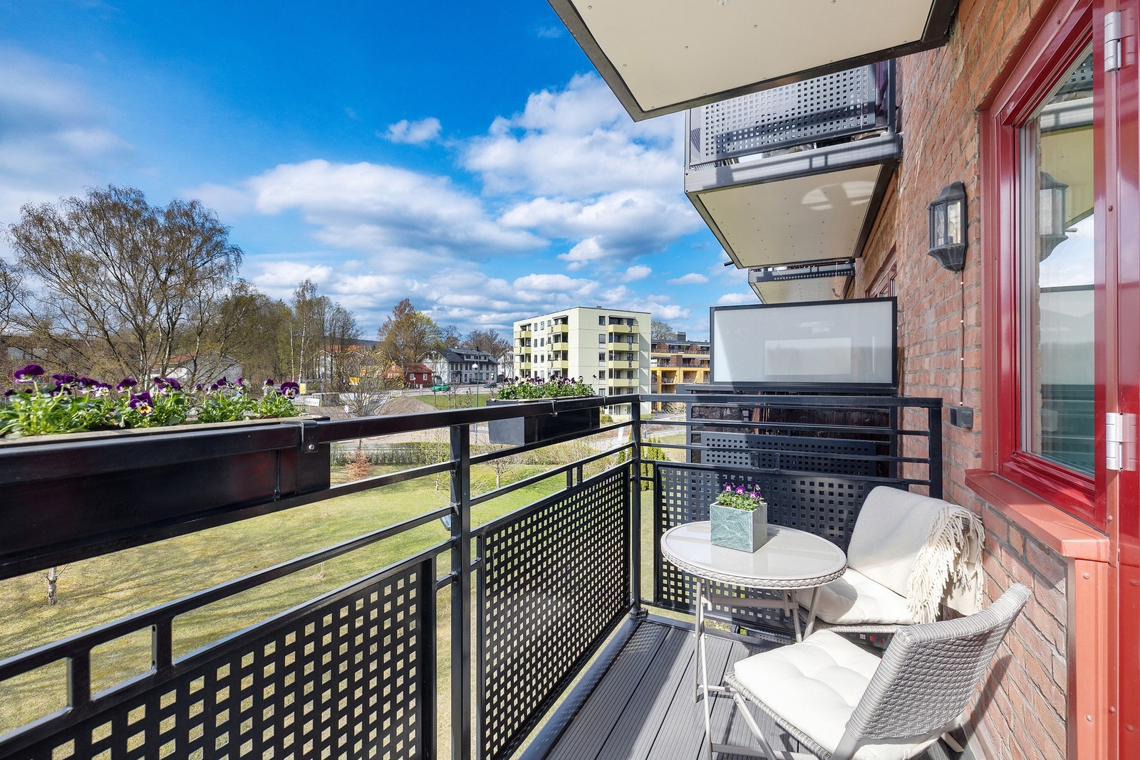 På balkongen er det tillatt med grill (ikke kull) Galleribilde