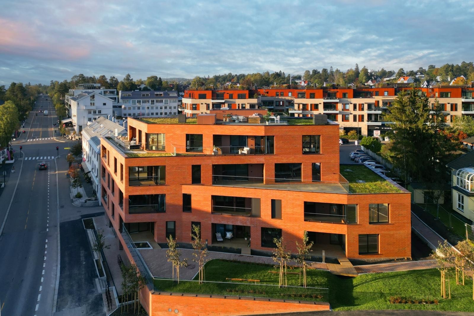 Nydelig arkitektur med fasade hovedsakelig i tegl. Galleribilde