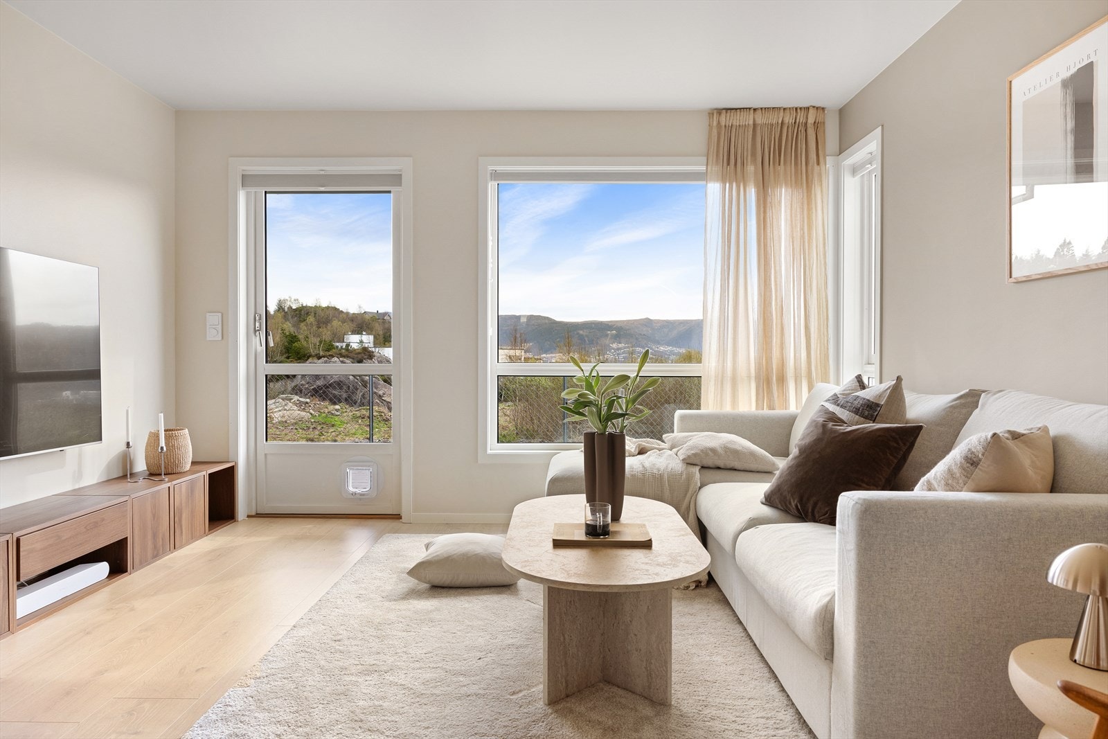 Eiendomsmegler 1 v/Charlotte Andersen har gleden av å presentere Stongafjellsbakken 6B! Galleribilde