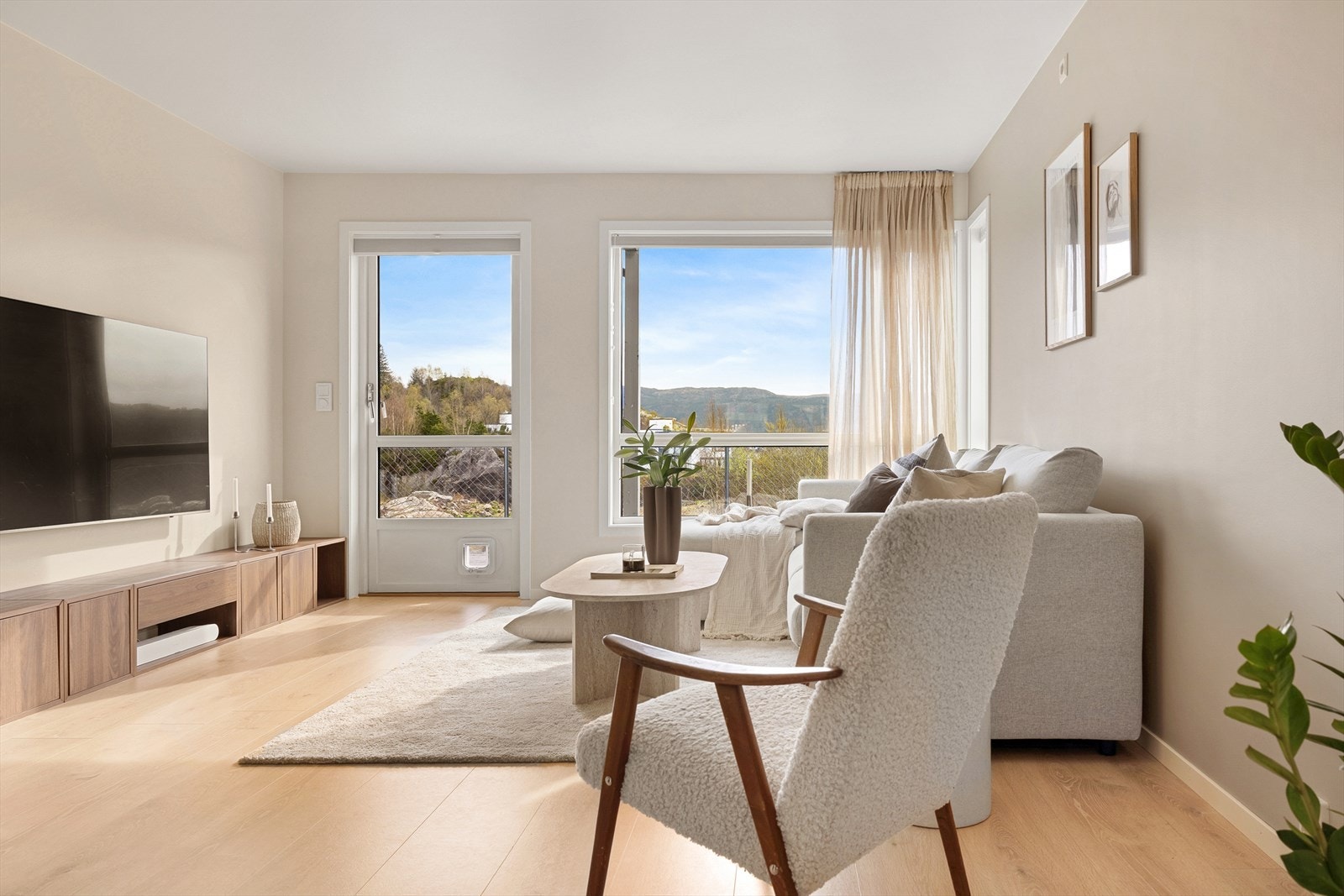 Totalt måles stue- og kjøkken til 30,3 kvm. Galleribilde