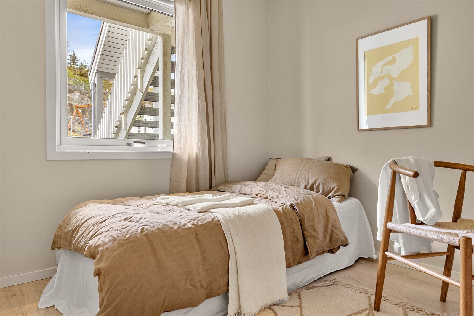 Det andre soverommet måles til 6,8 kvm. og har også god plass til seng og garderobeløsning. Galleribilde