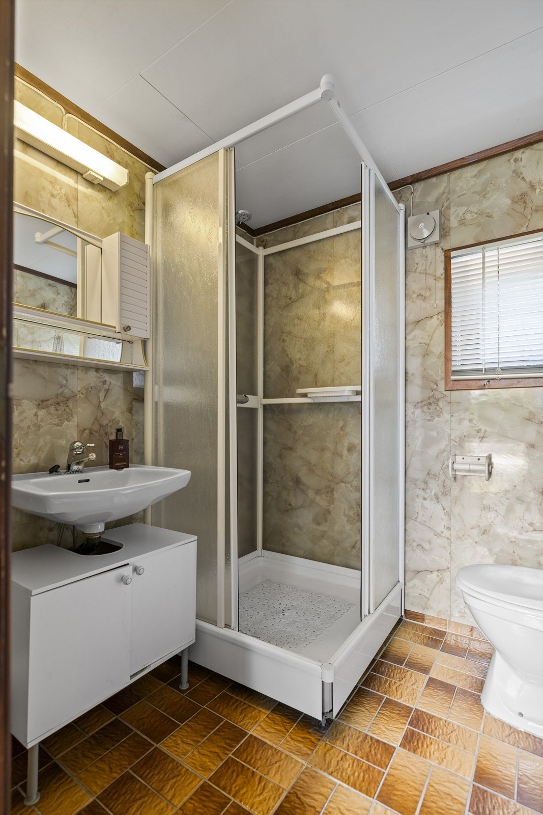 Bad i hybeldelen. Galleribilde