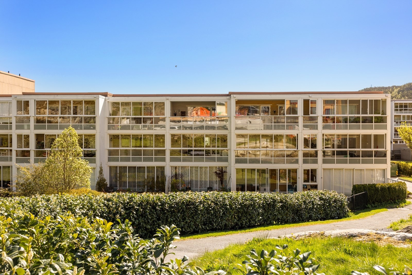 Åsane Senter 8 har en sentral og praktisk beliggenhet i et etablert boligområde i Åsane. Galleribilde