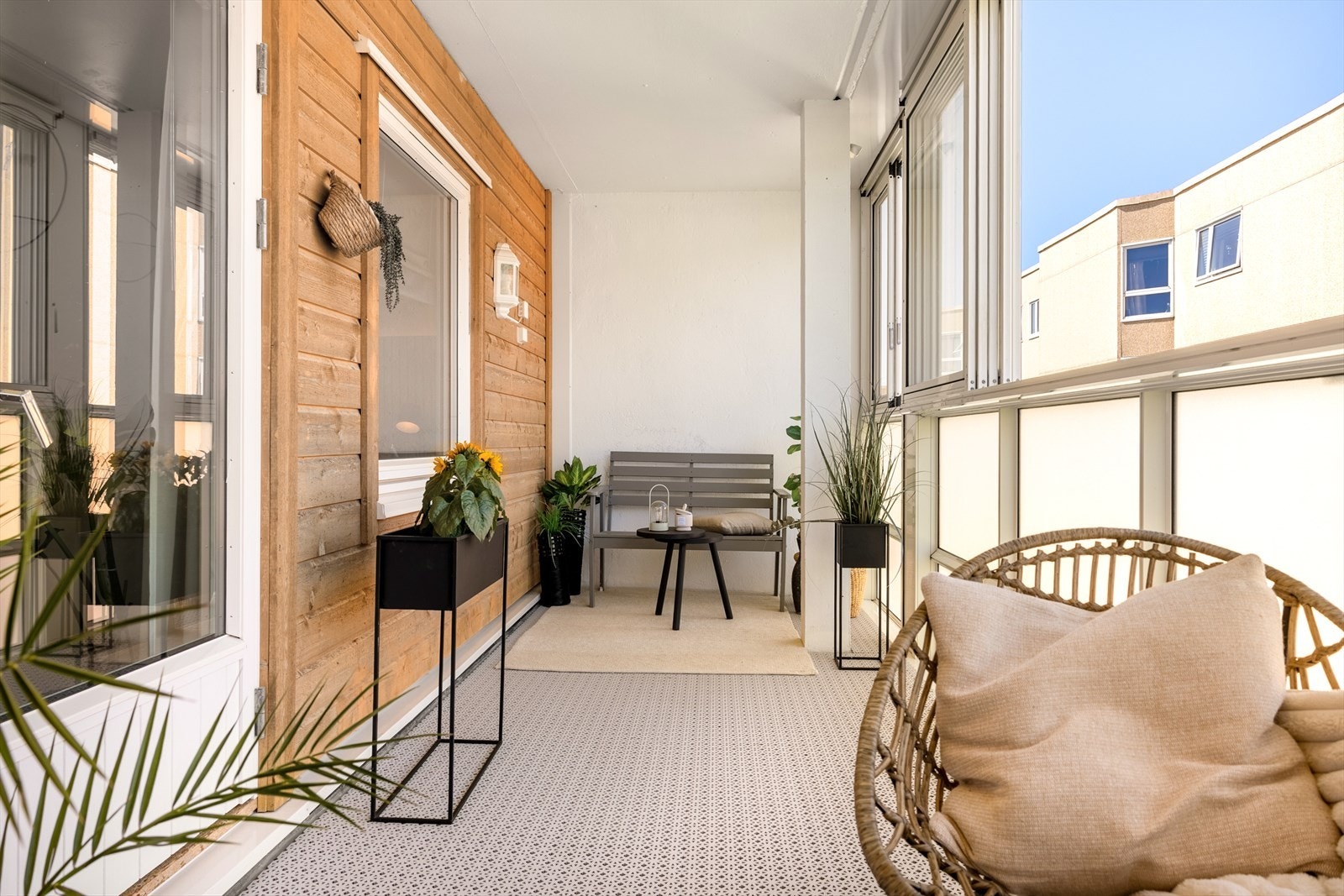 Her kan man innrede med sittegruppe, beplantning og annet terrassemøblement. Galleribilde