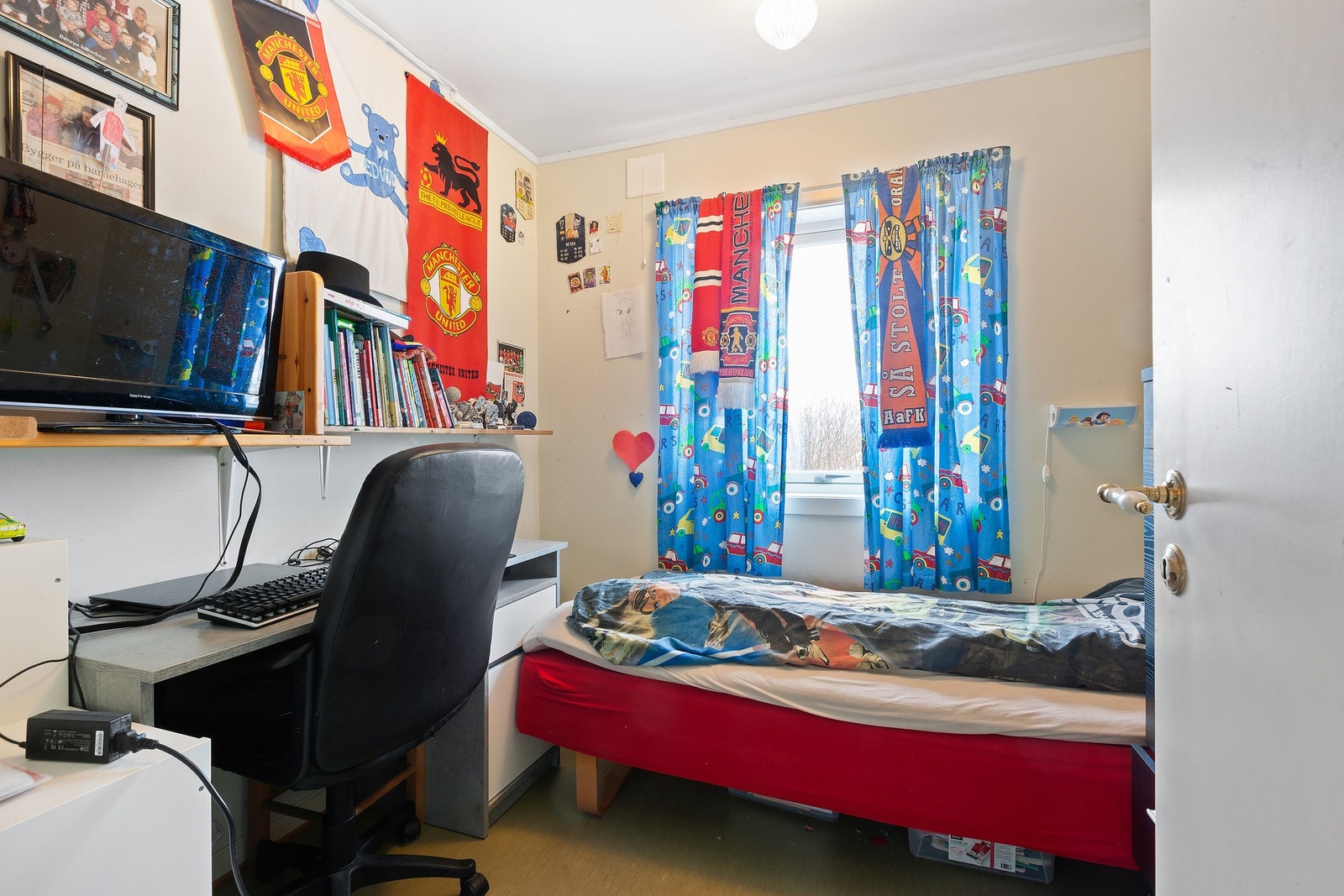 Soverommet har plass til seng med tilhørende møblement. Galleribilde