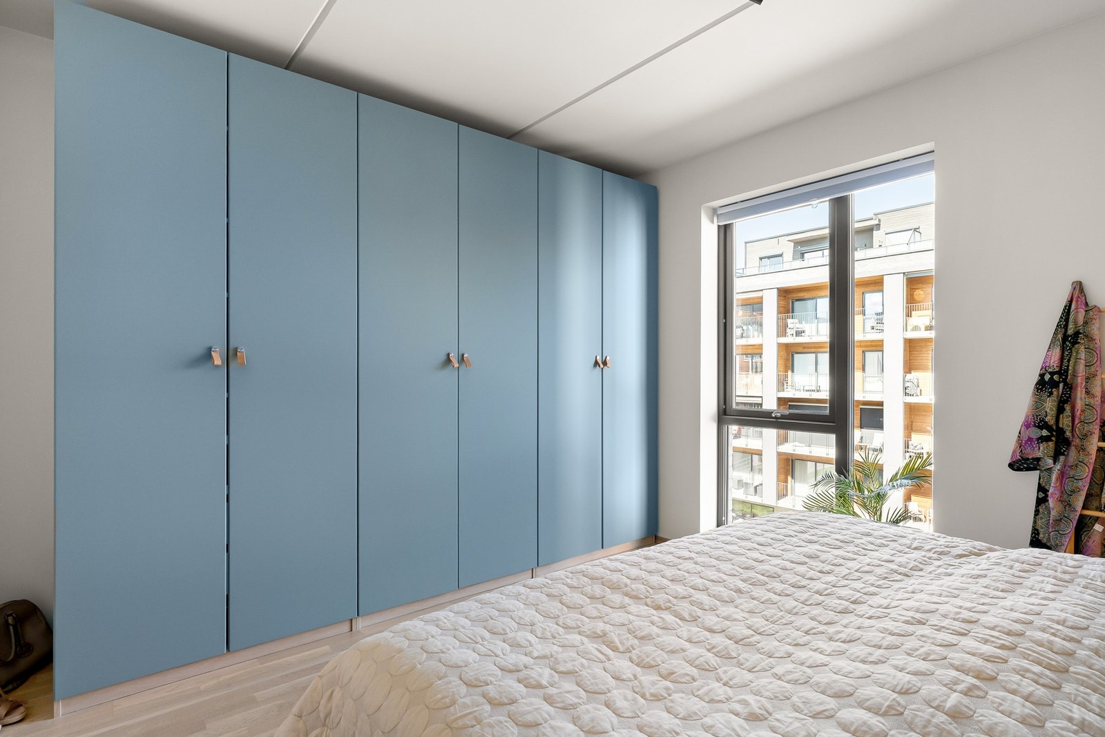 Garderobeløsningen blir stående. Galleribilde